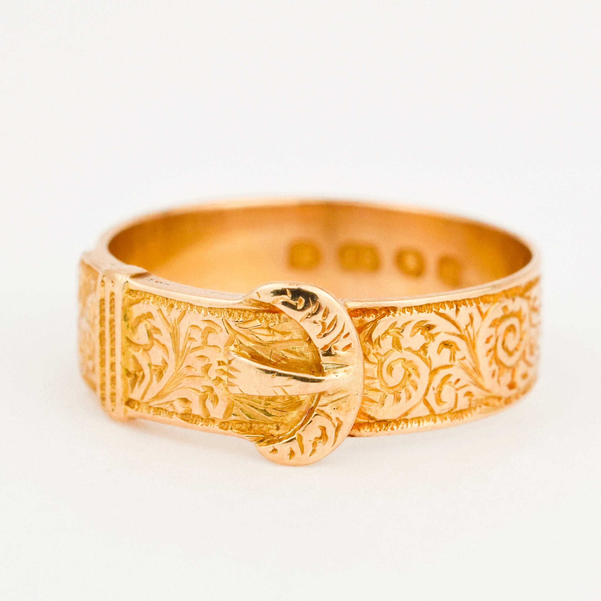 vintage exceptional 18k gold buckle ring 