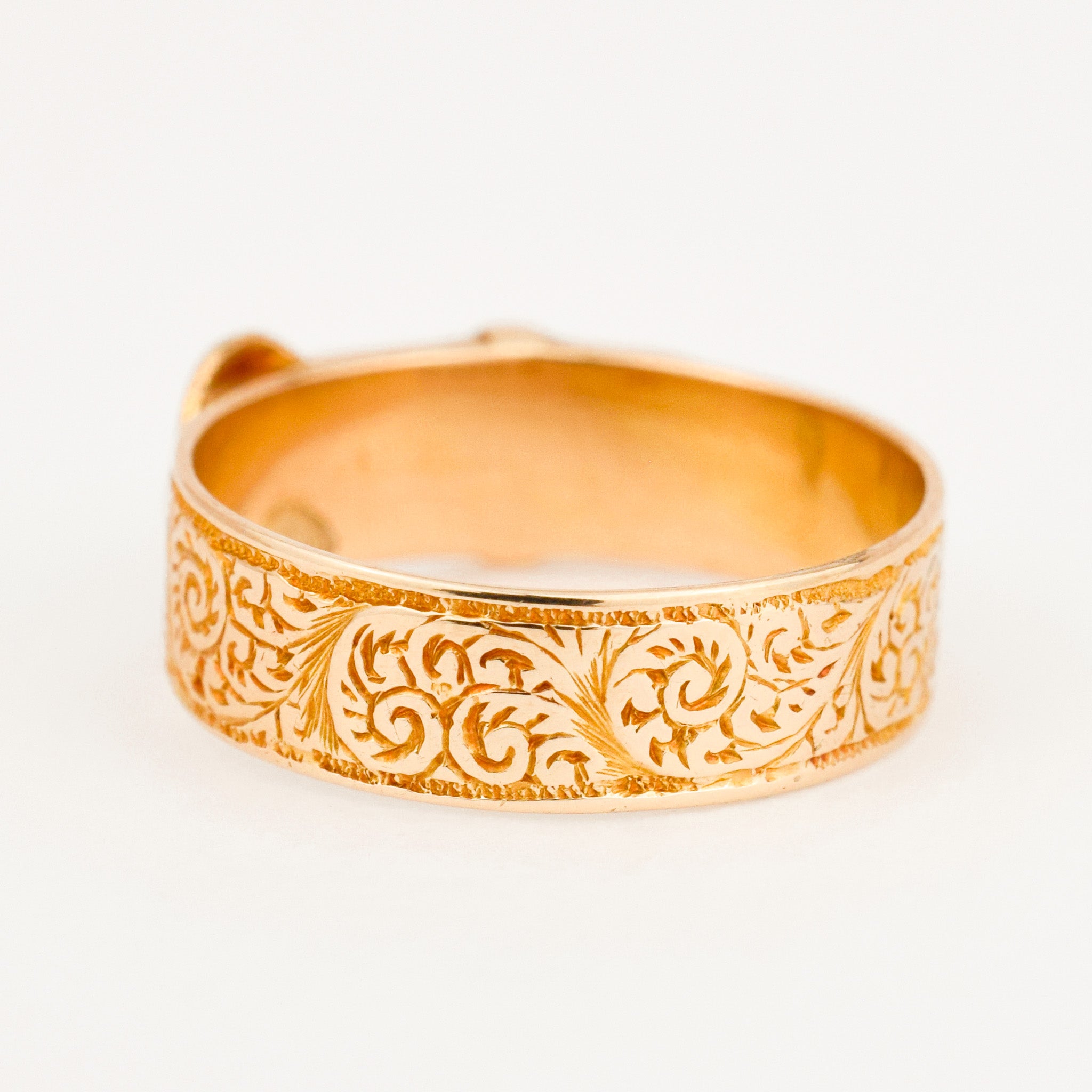 vintage exceptional 18k gold buckle ring 