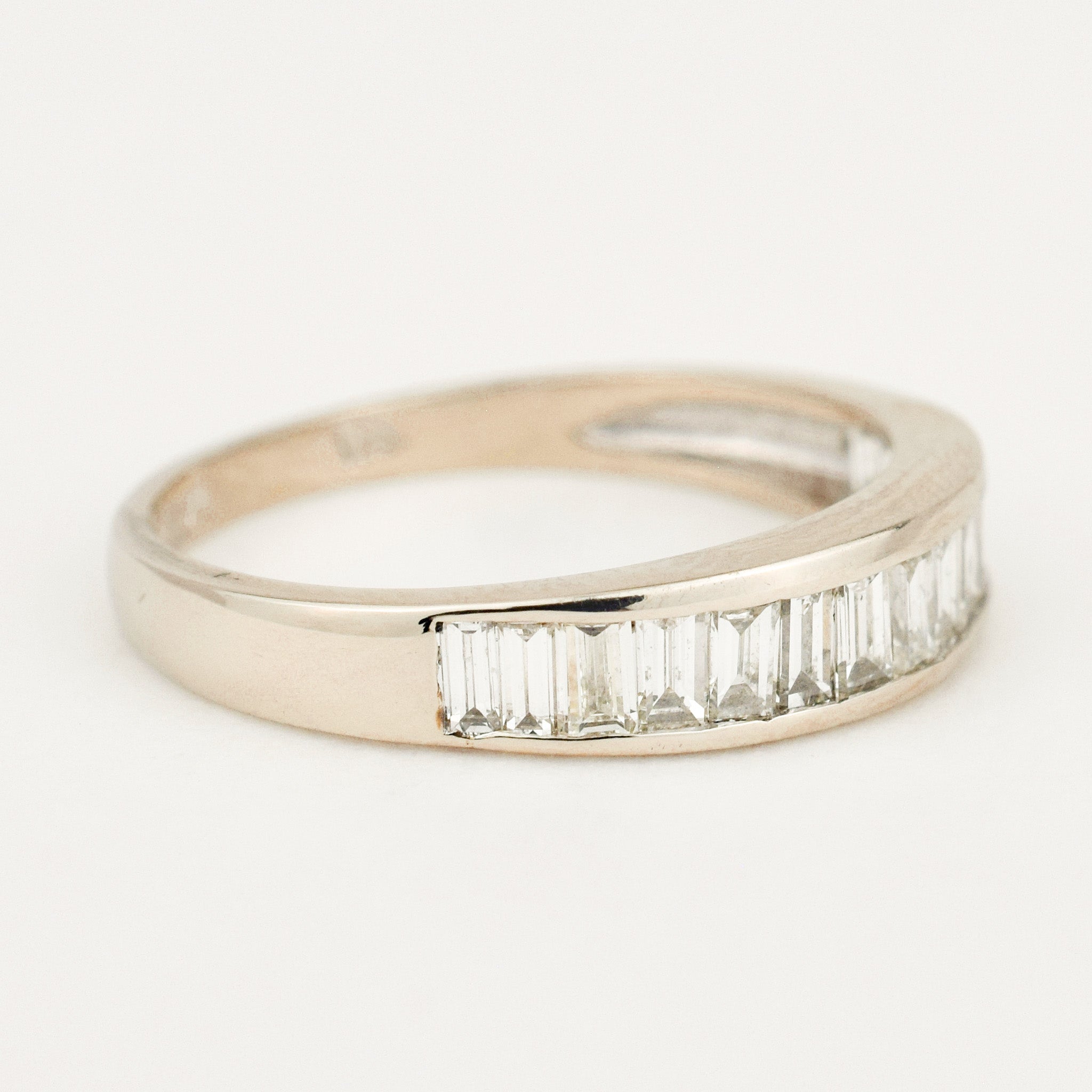 14k white gold baguette diamond ring 
