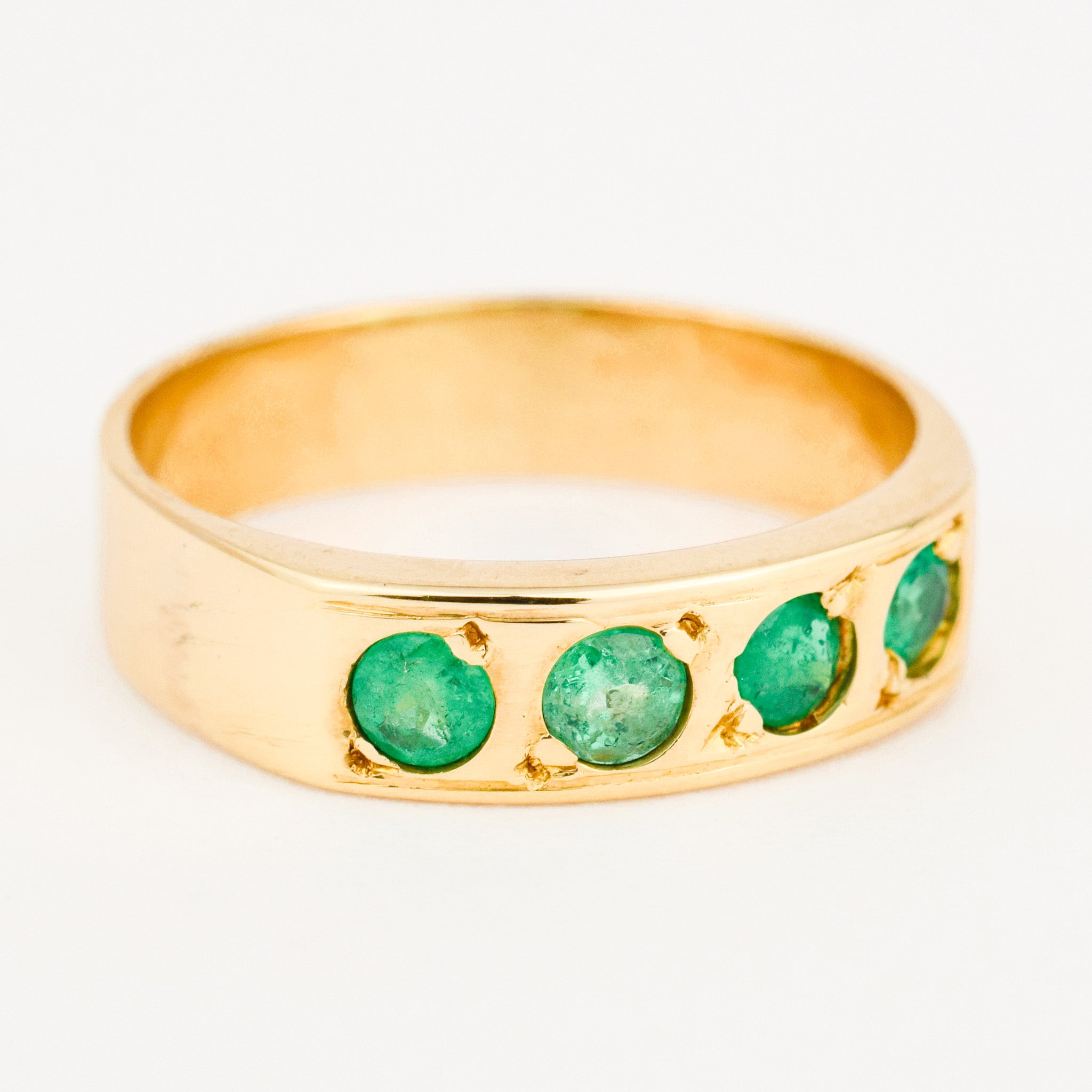 vintage flush set 18k gold ring 
