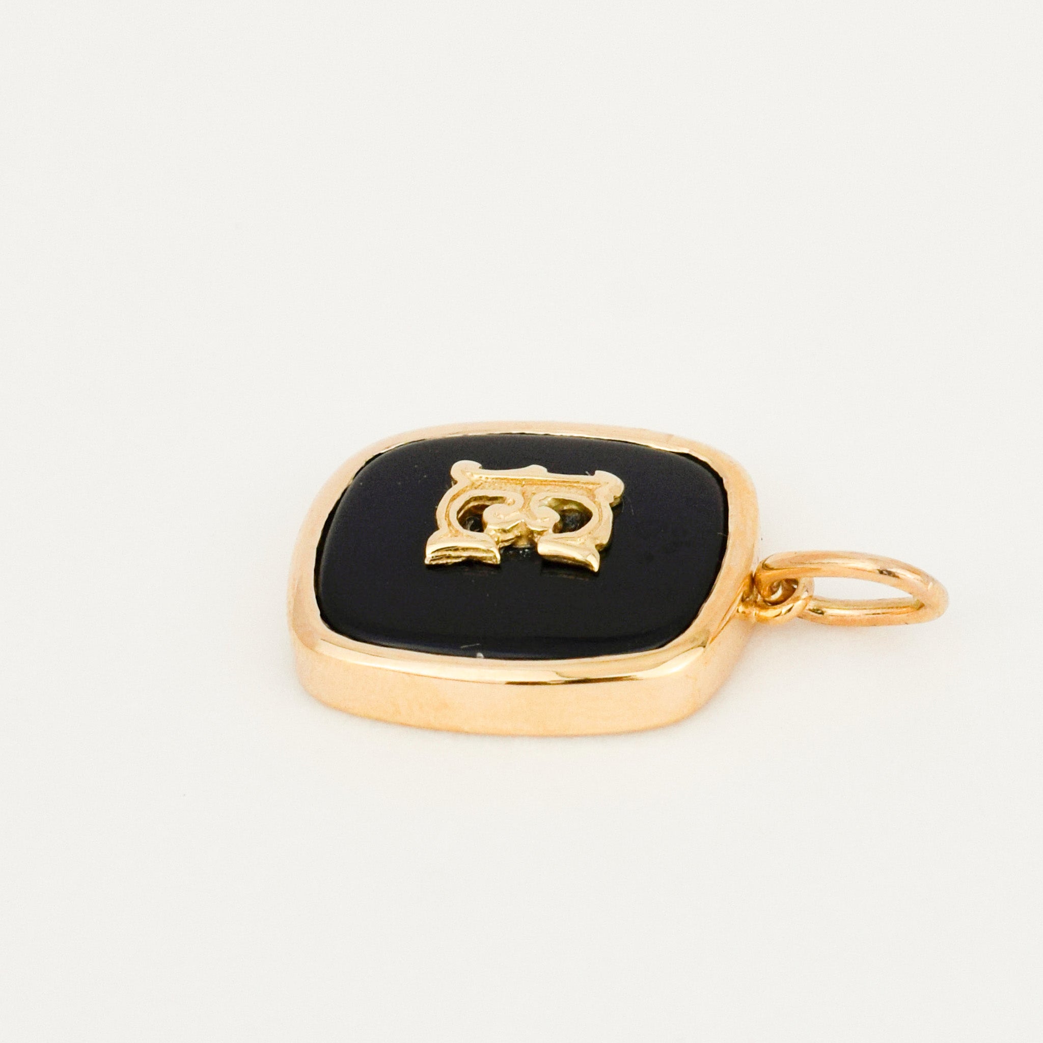 vintage 'E' Bezel Set Onyx Initial Pendant