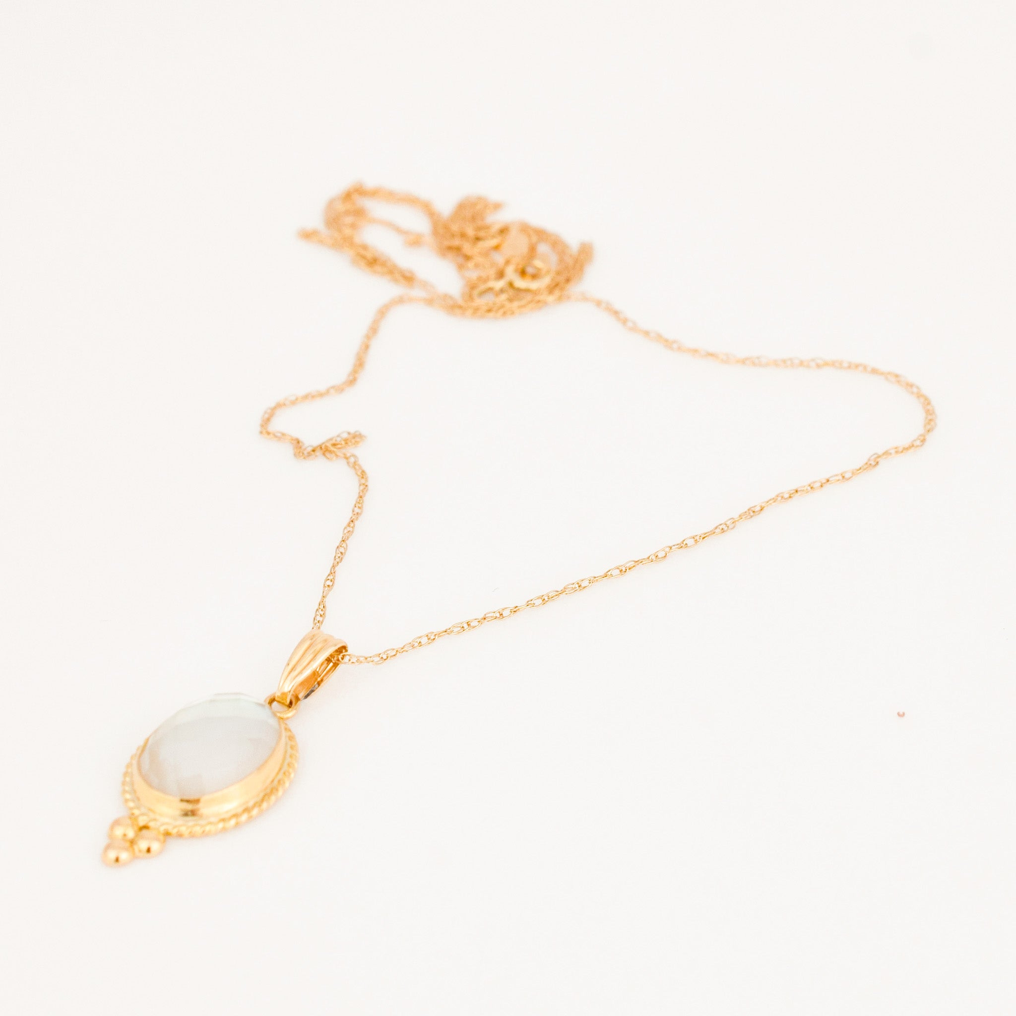 vintage 19" Mother of Pearl Necklace