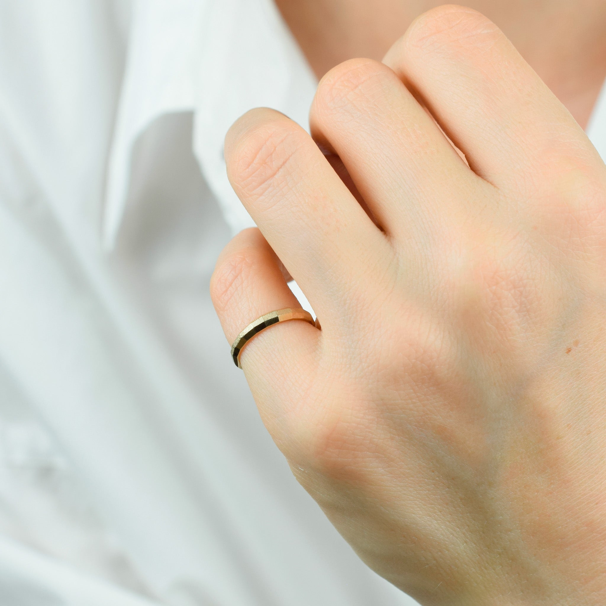 vintage 2.7 mm Geometrical Domed Gold Band
