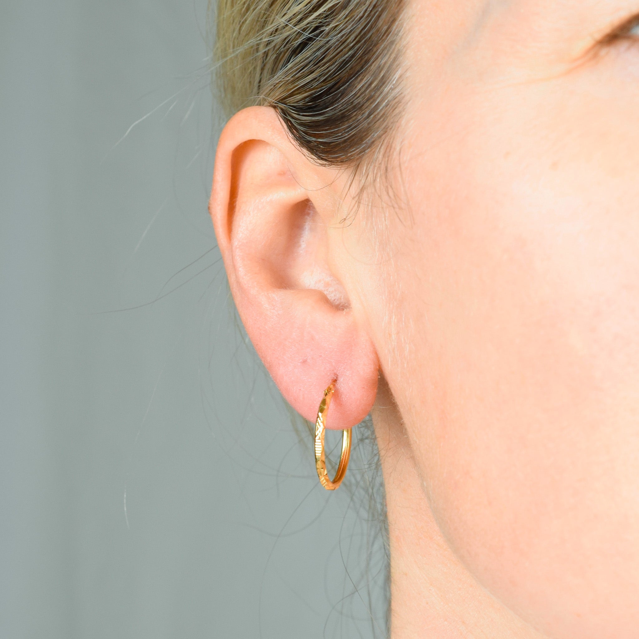 vintage 20k gold 19.8 Delicate Hoops