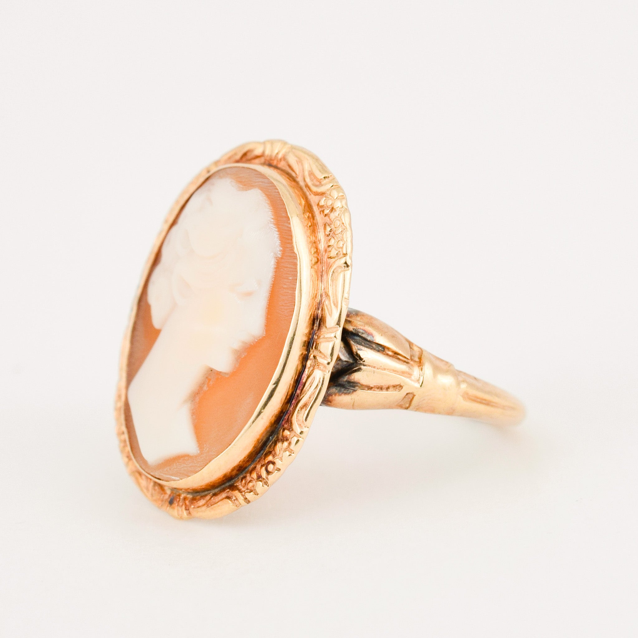 antique gold Cameo Ring