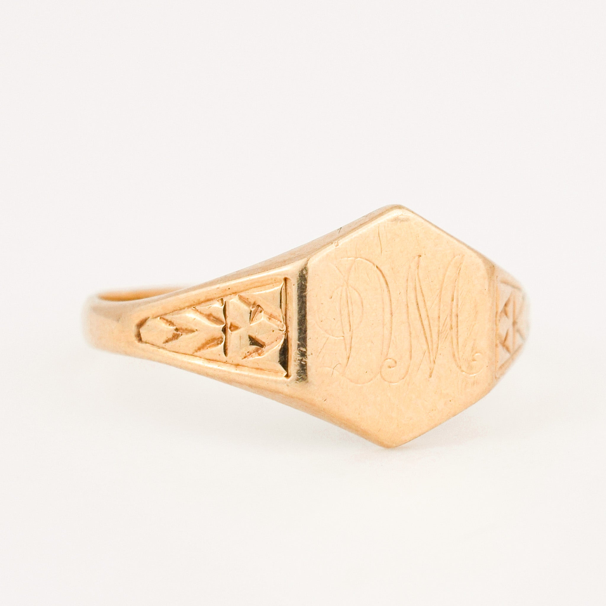 'DM' Signet Pinkie Ring