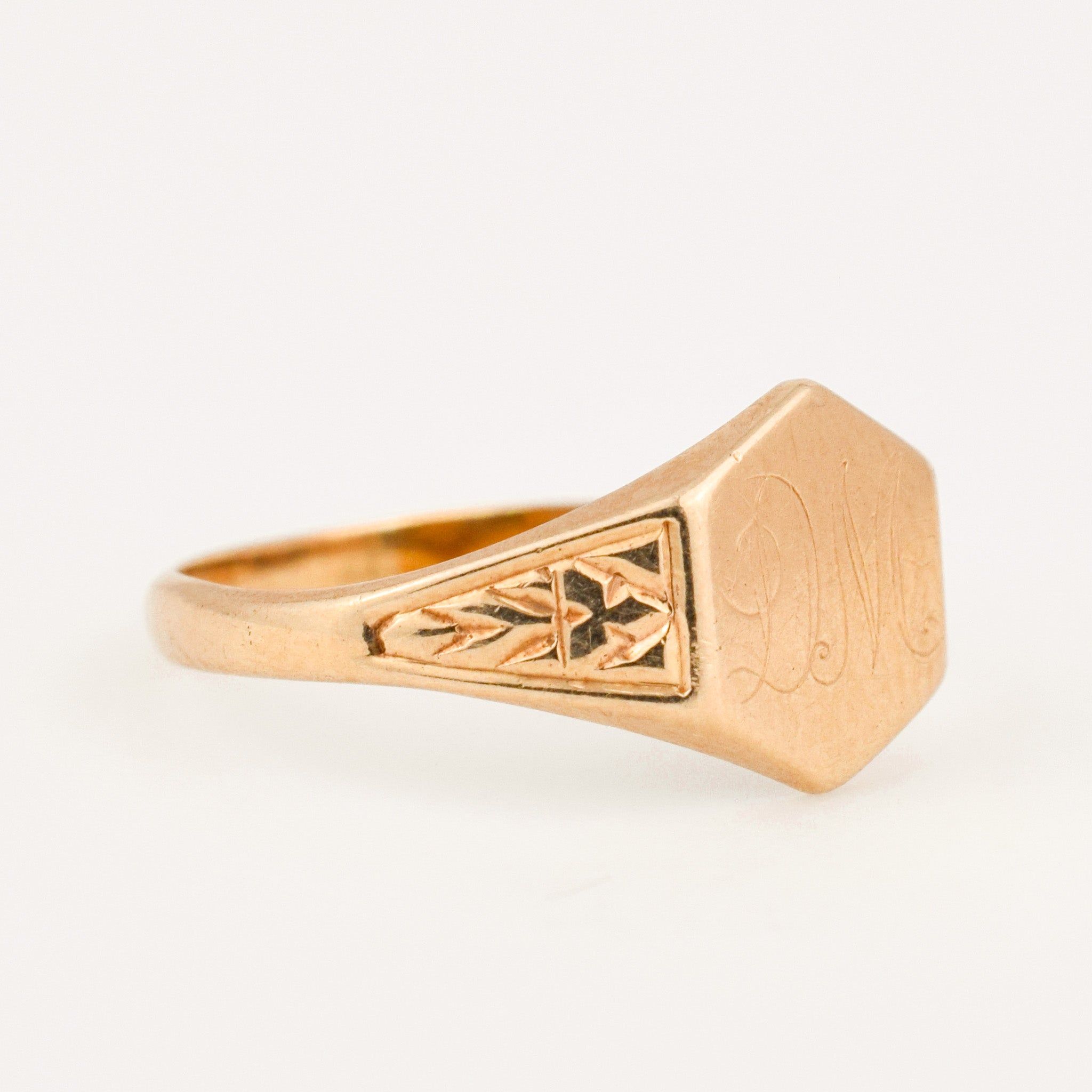 'DM' Signet Pinkie Ring