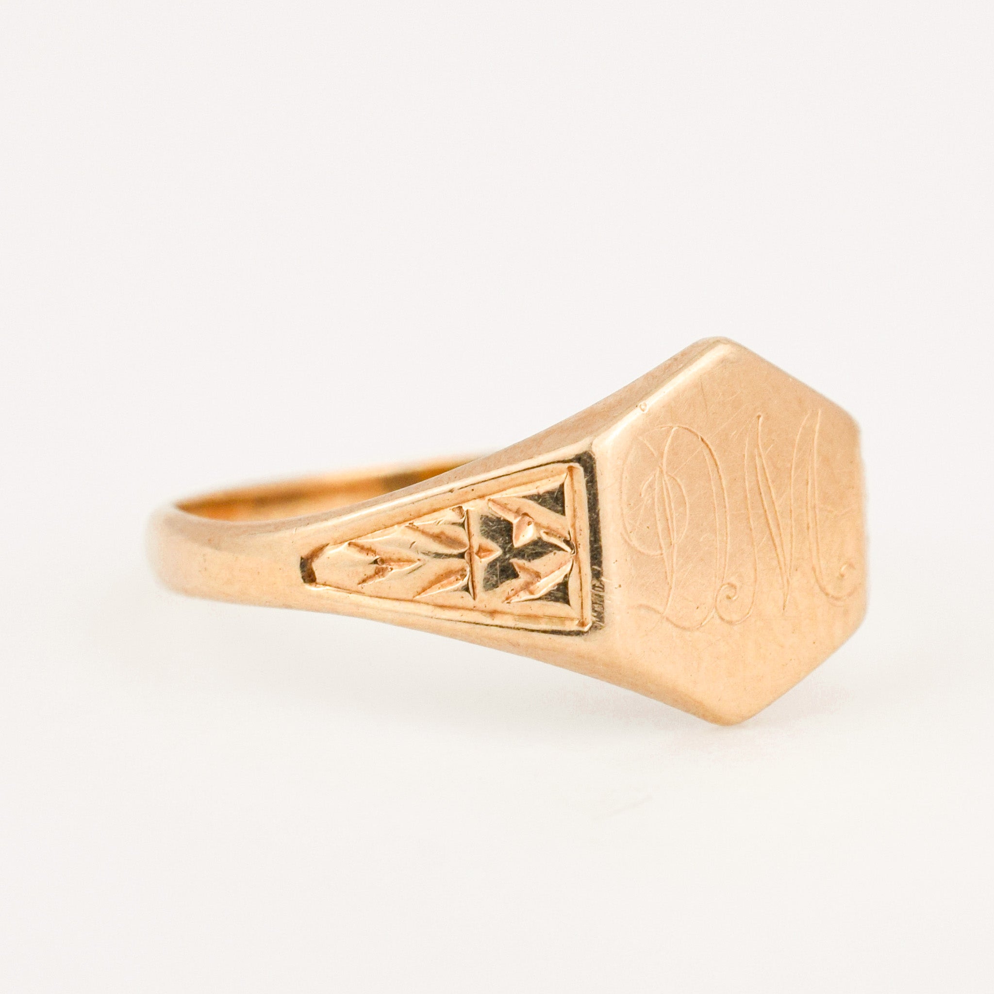 'DM' Signet Pinkie Ring