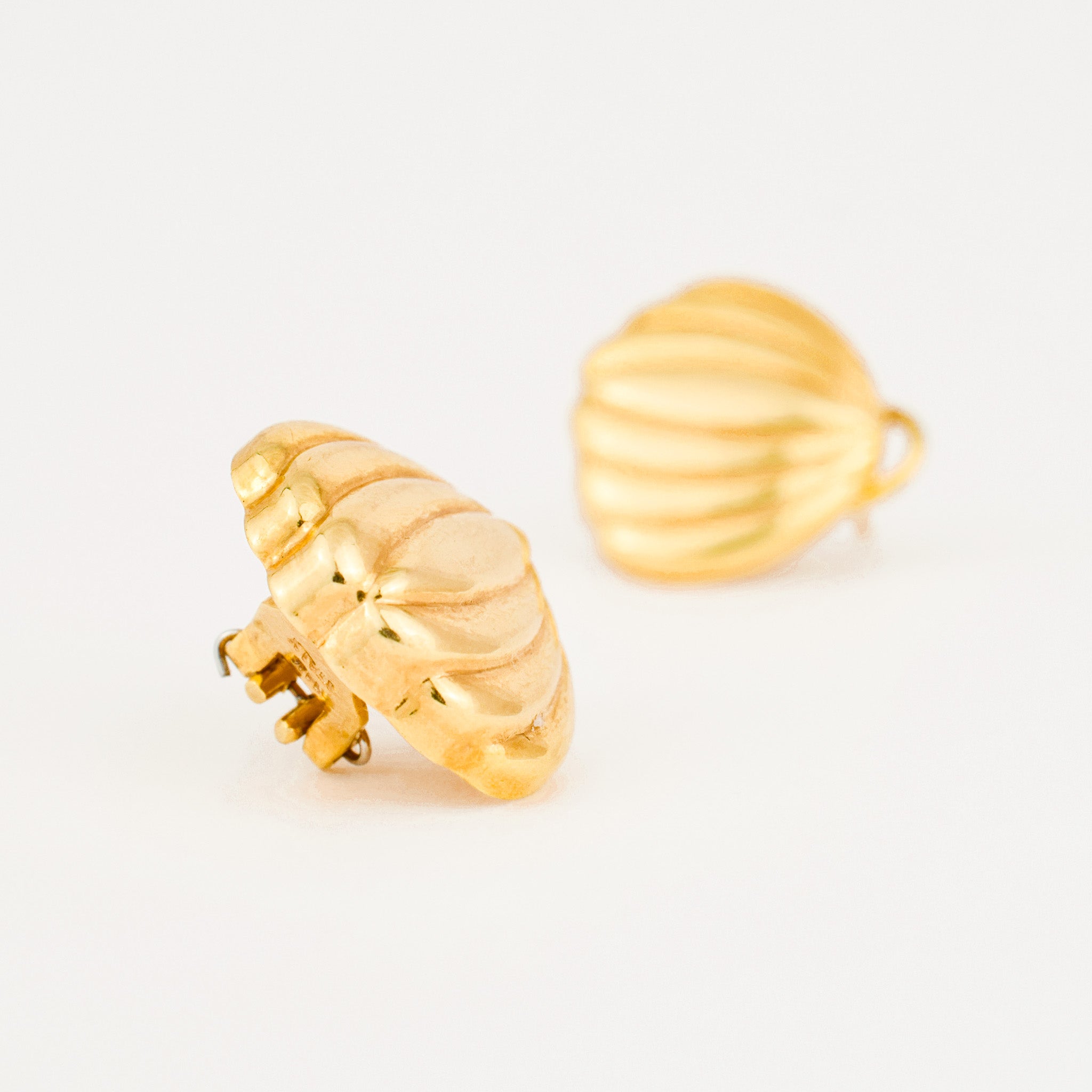 vintage gold Seashell Stud Earrings