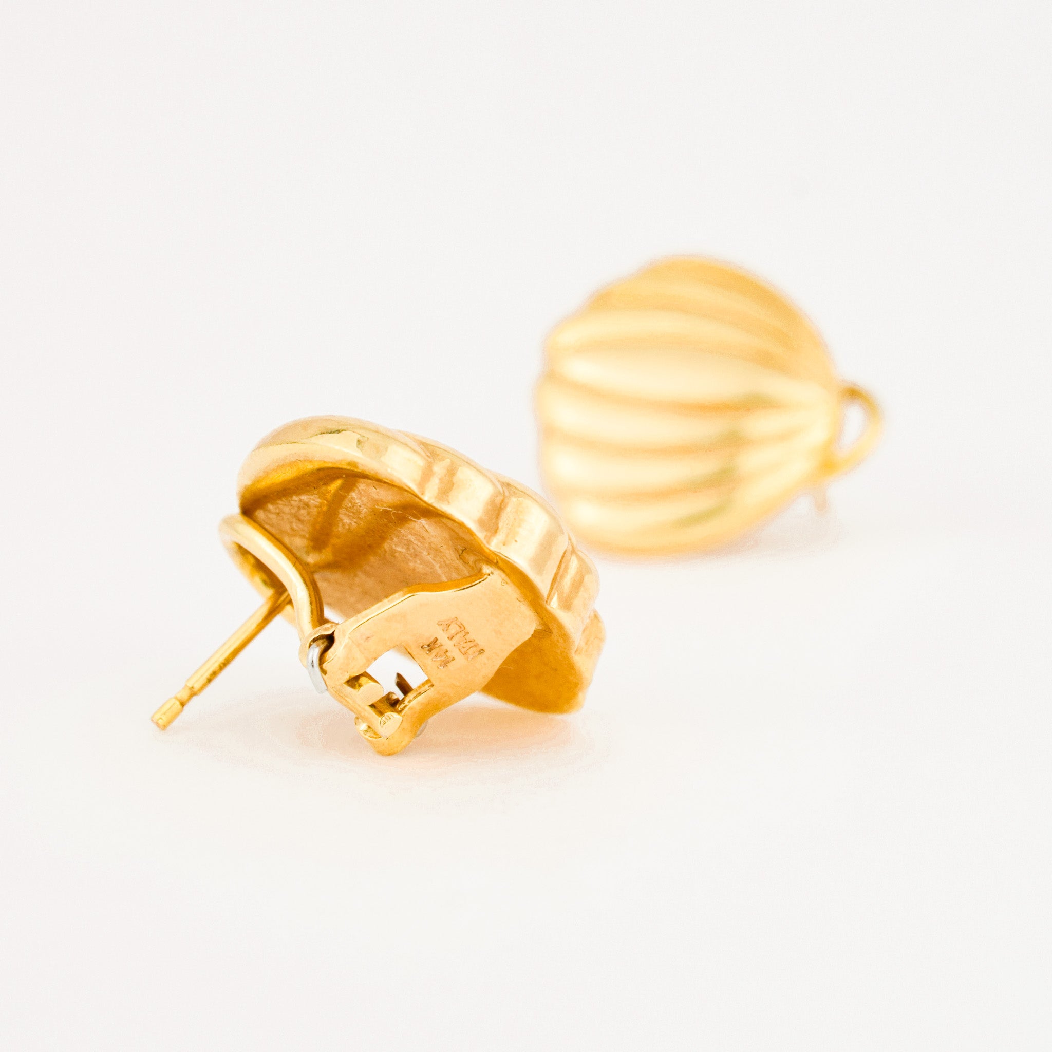 vintage gold Seashell Stud Earrings