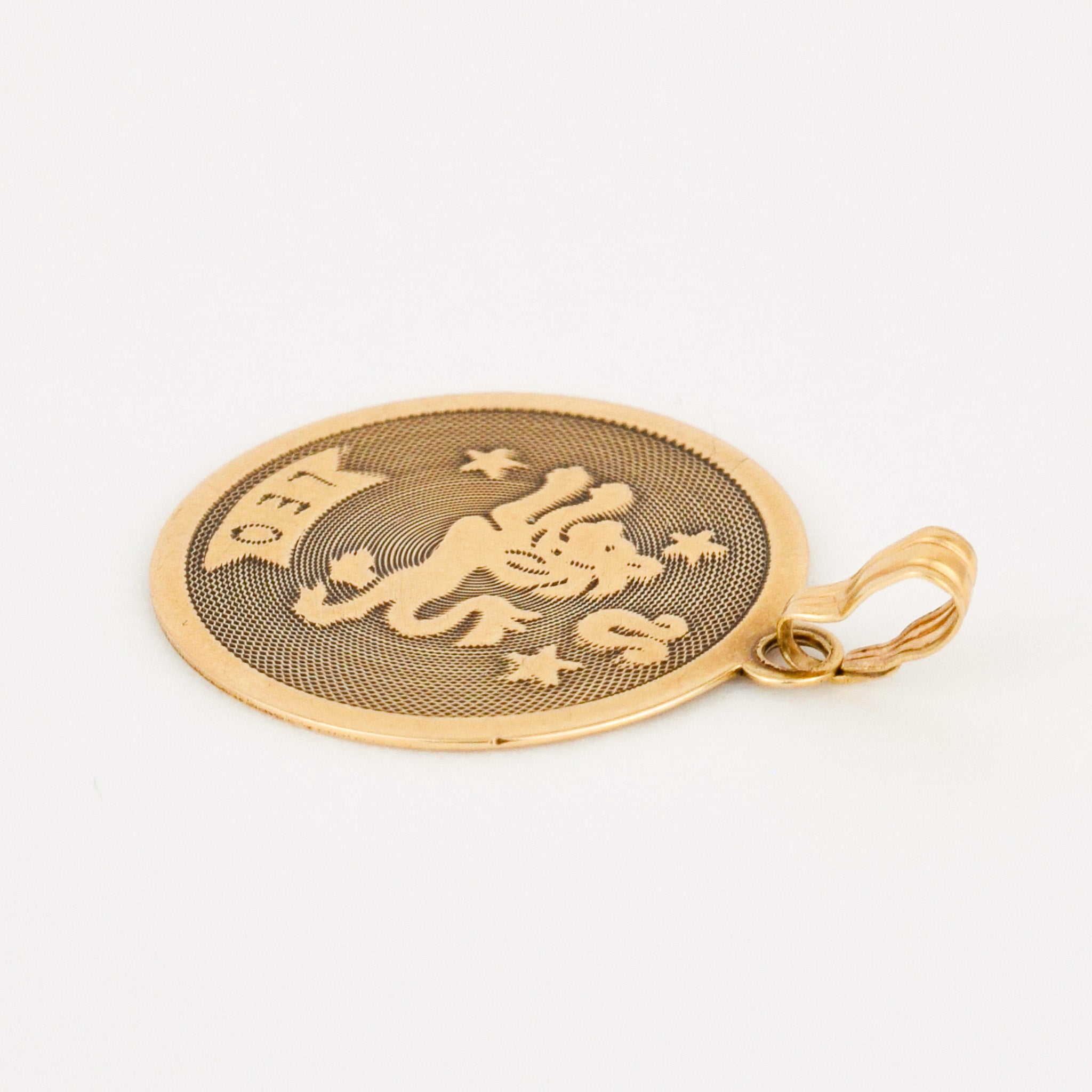 vintage leo gold charm pendant 