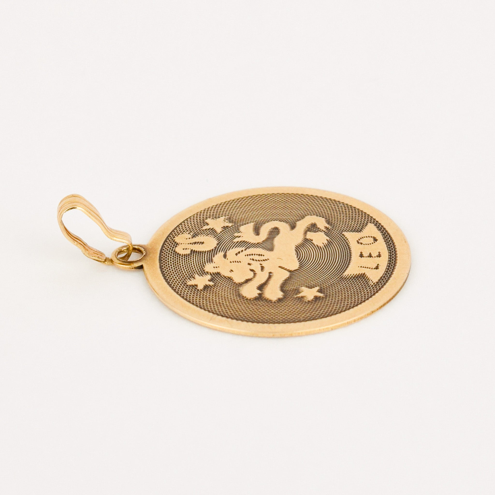 vintage leo gold charm pendant 