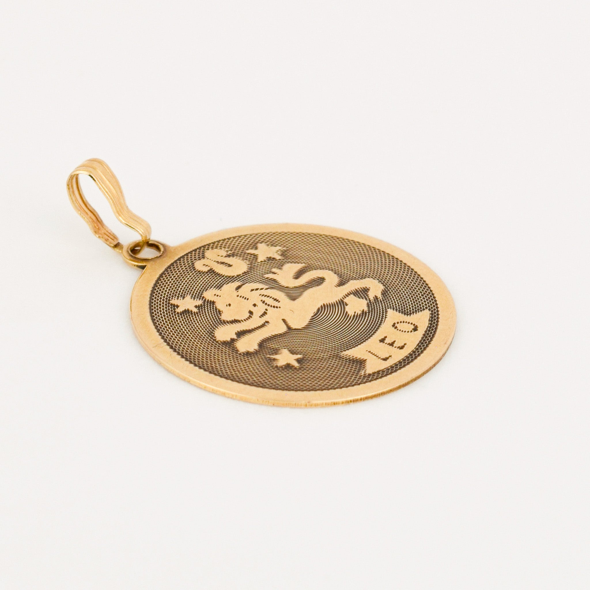 vintage leo gold charm pendant 