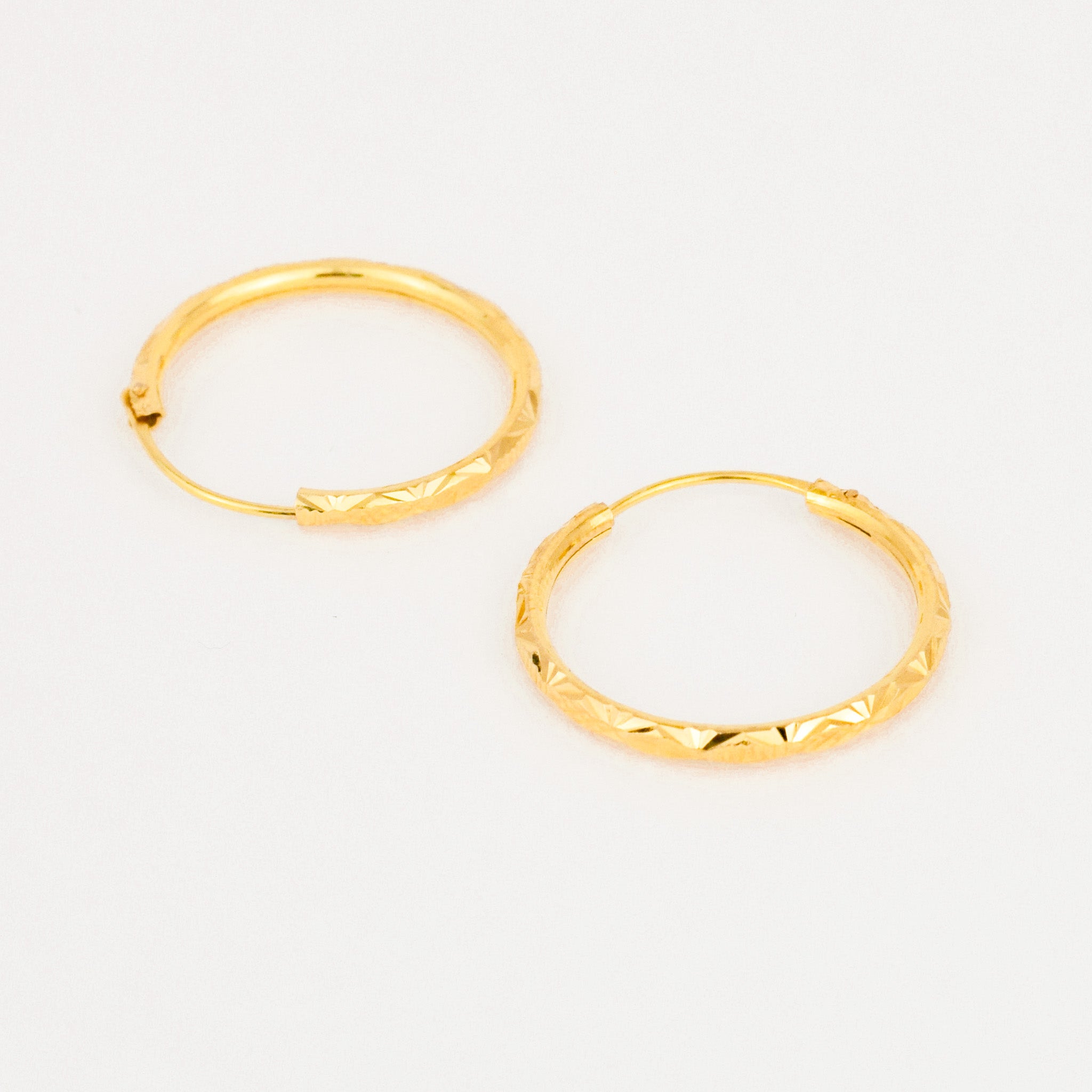 vintage 20k gold 19.8 Delicate Hoops