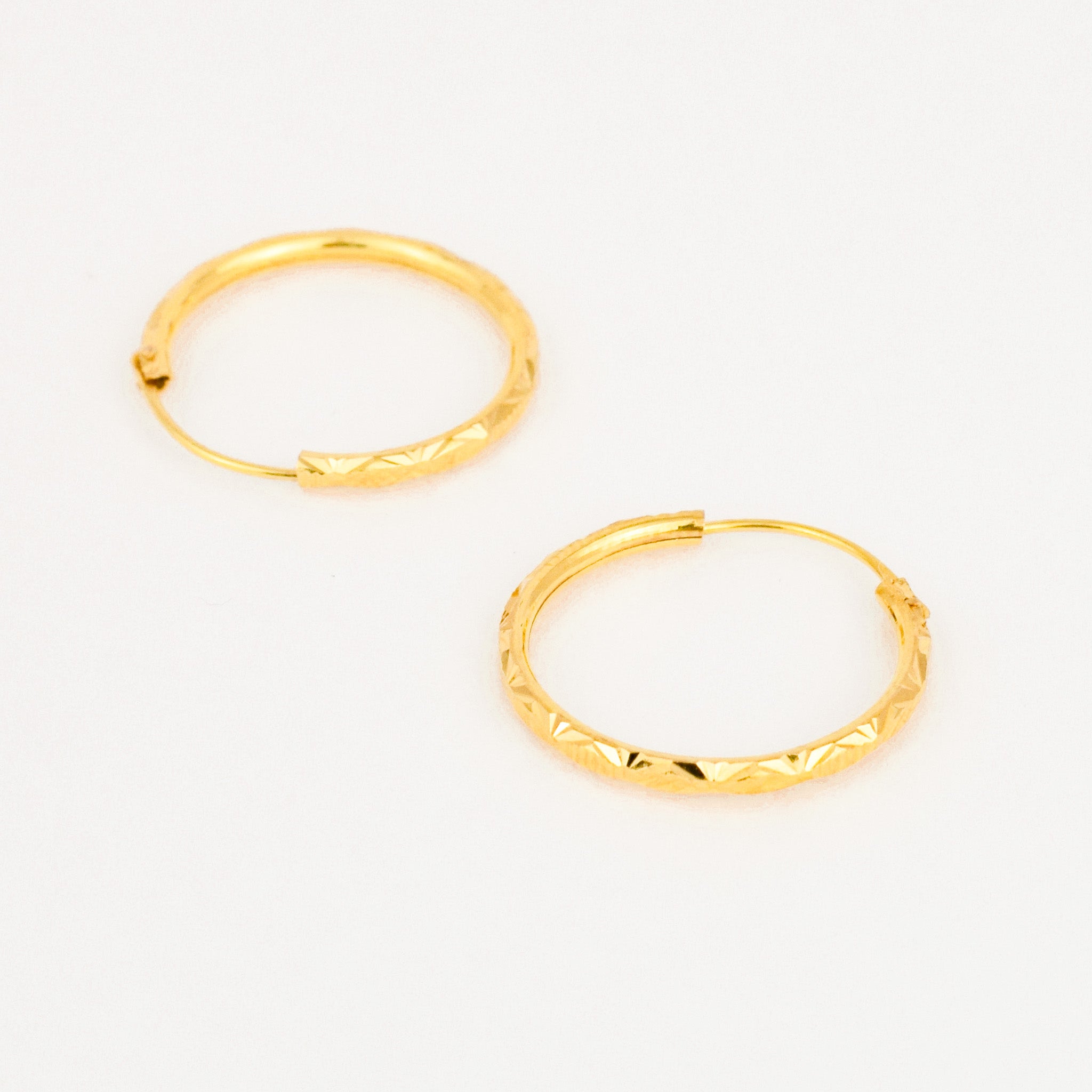 vintage 20k gold 19.8 Delicate Hoops