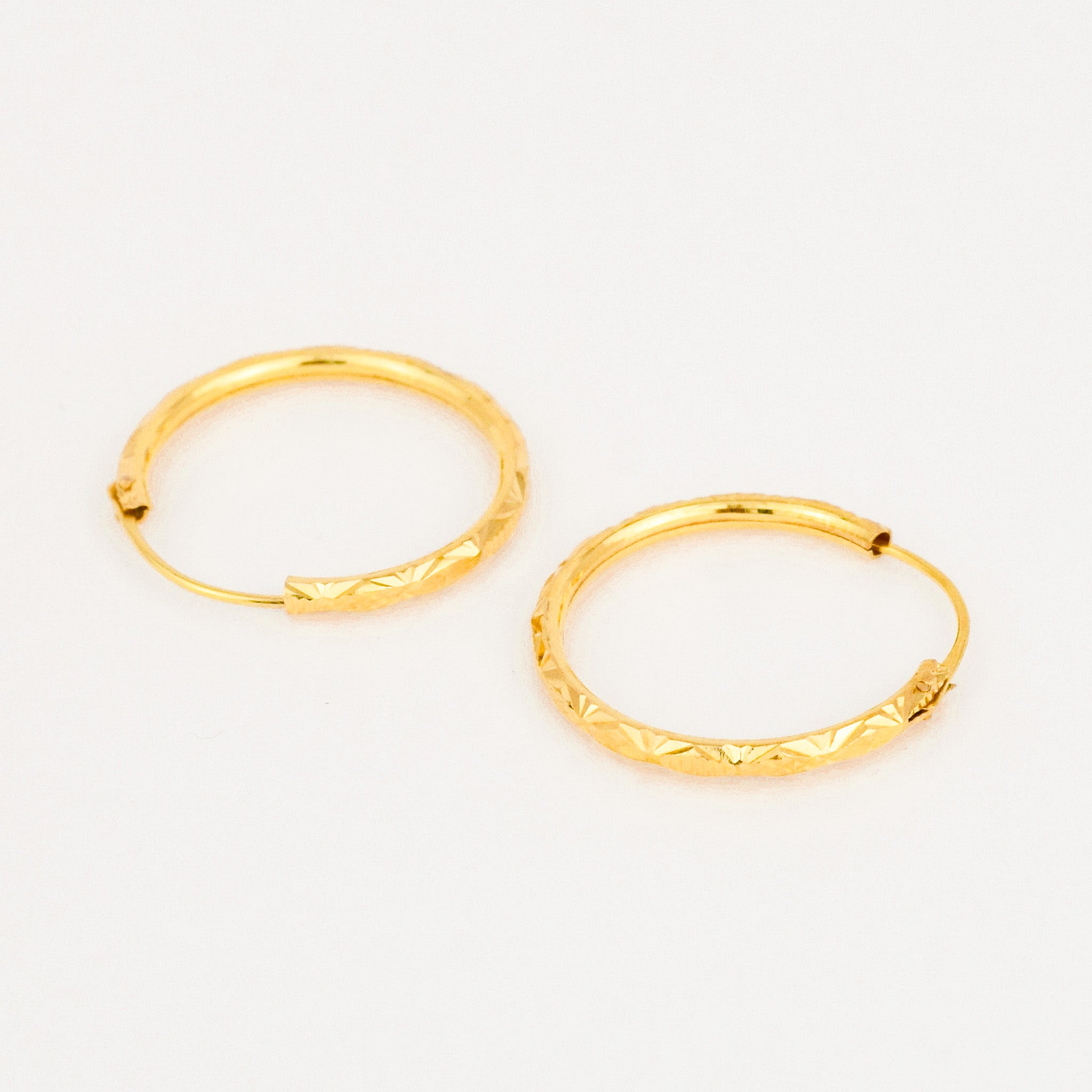 vintage 20k gold 19.8 Delicate Hoops