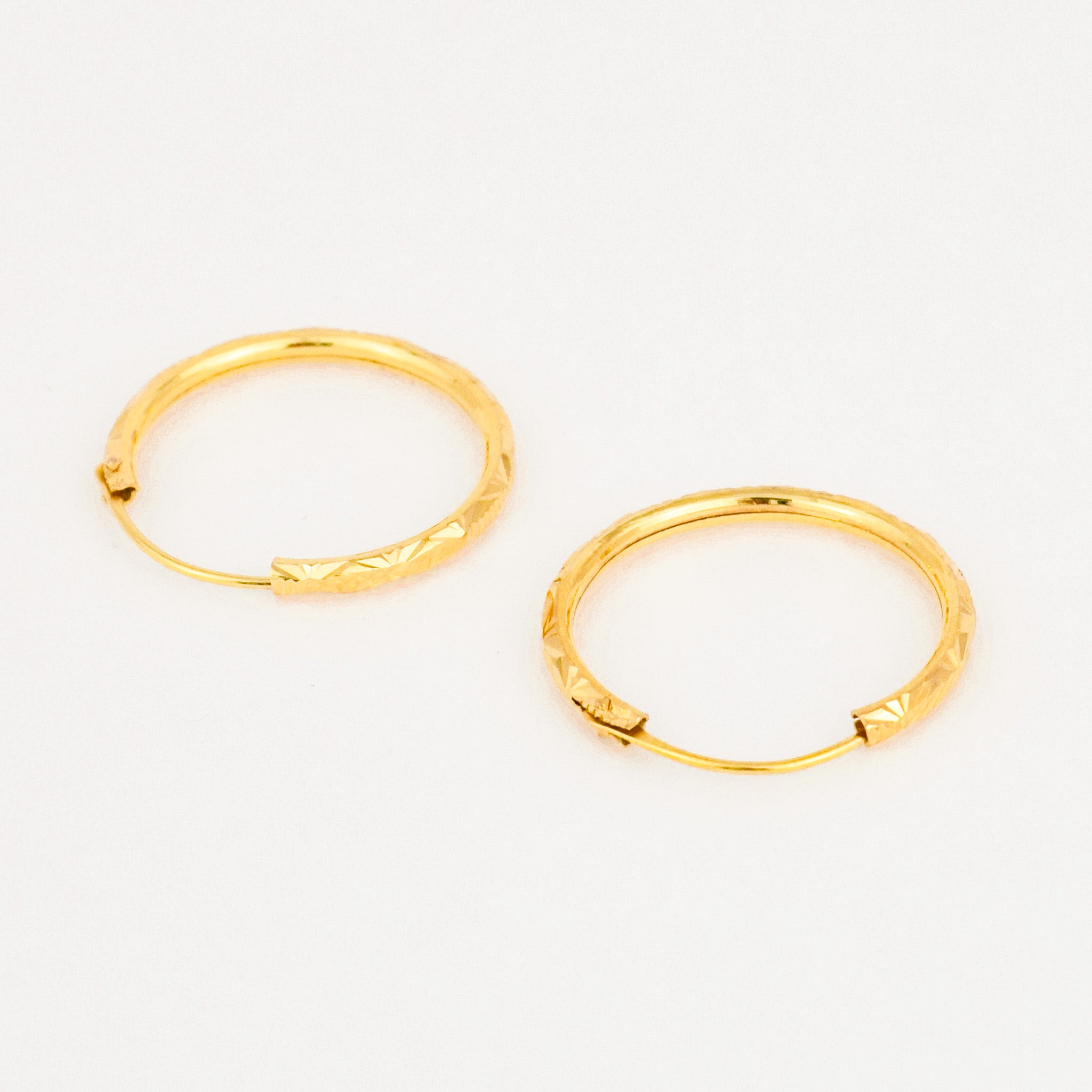 vintage 20k gold 19.8 Delicate Hoops