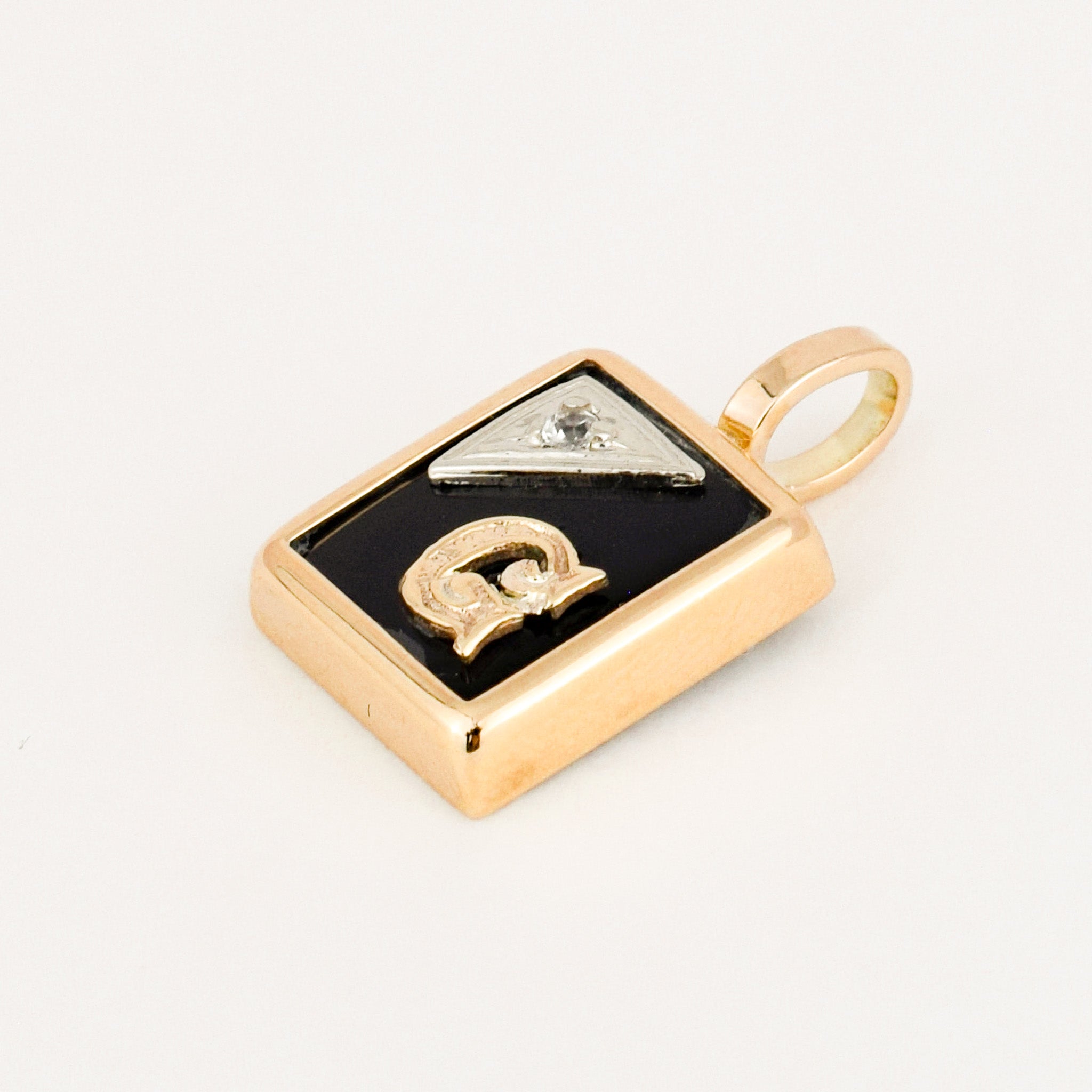 vintage 'G' onyx gold pendant 