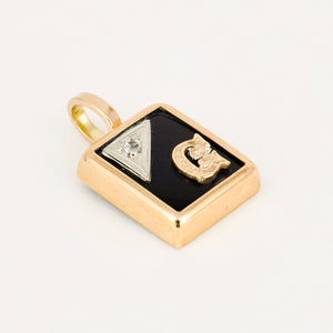 vintage 'G' onyx gold pendant 