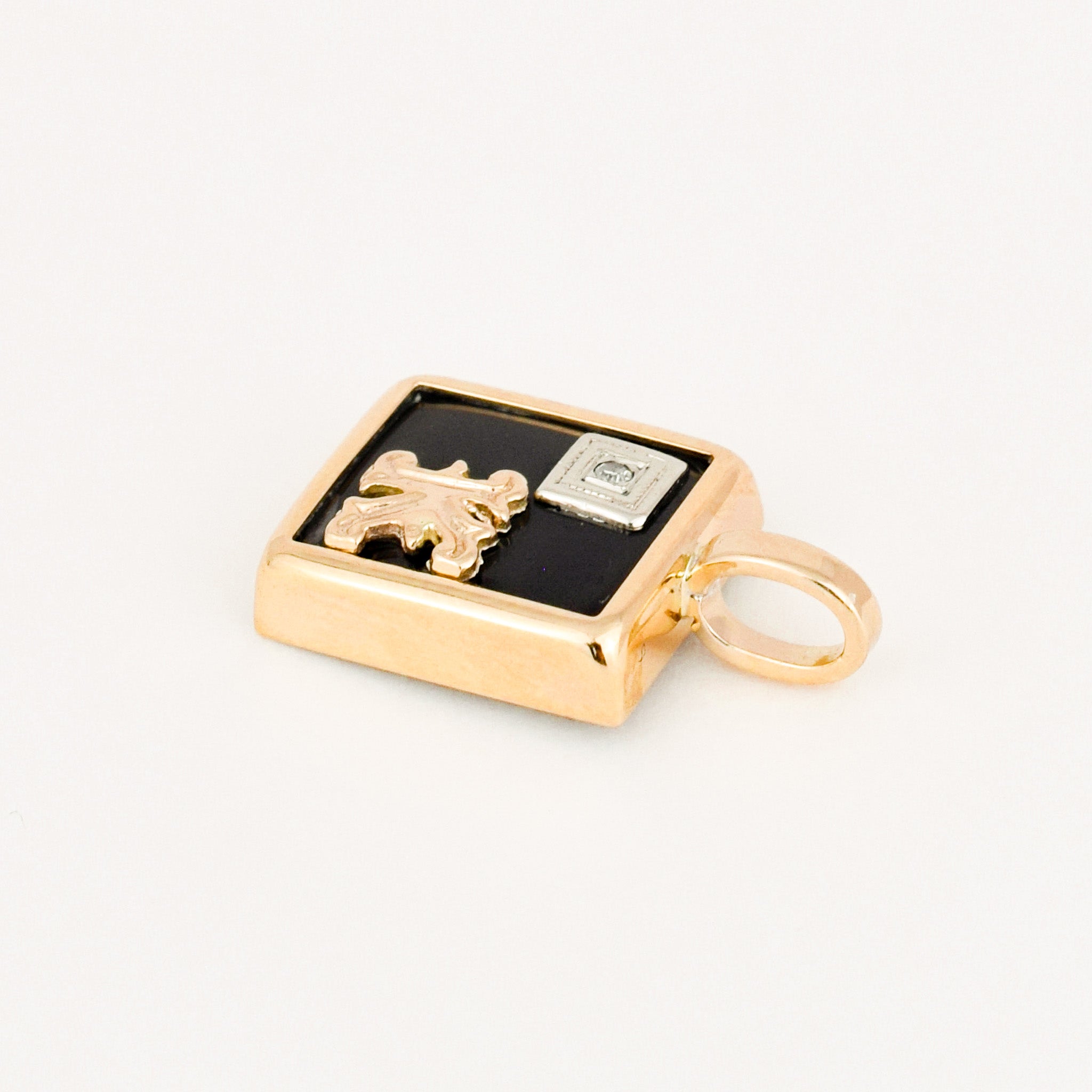 vintage 'k' Onyx Bezel Set Pendant