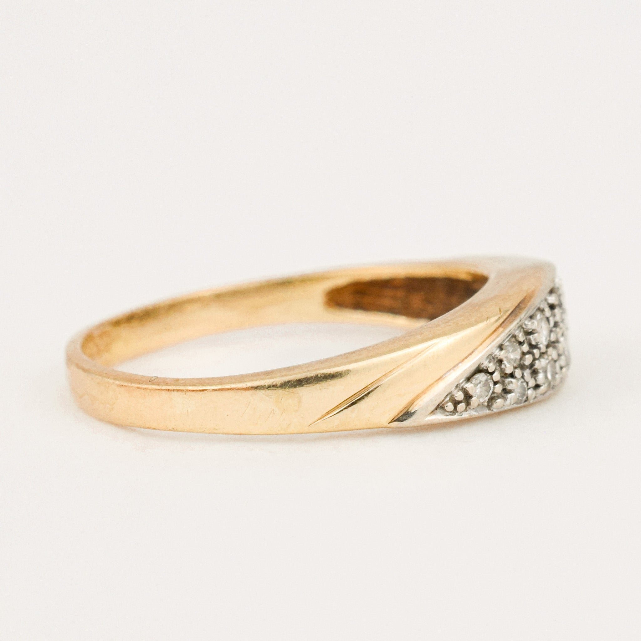 vintage gold Intricate Diamond Band