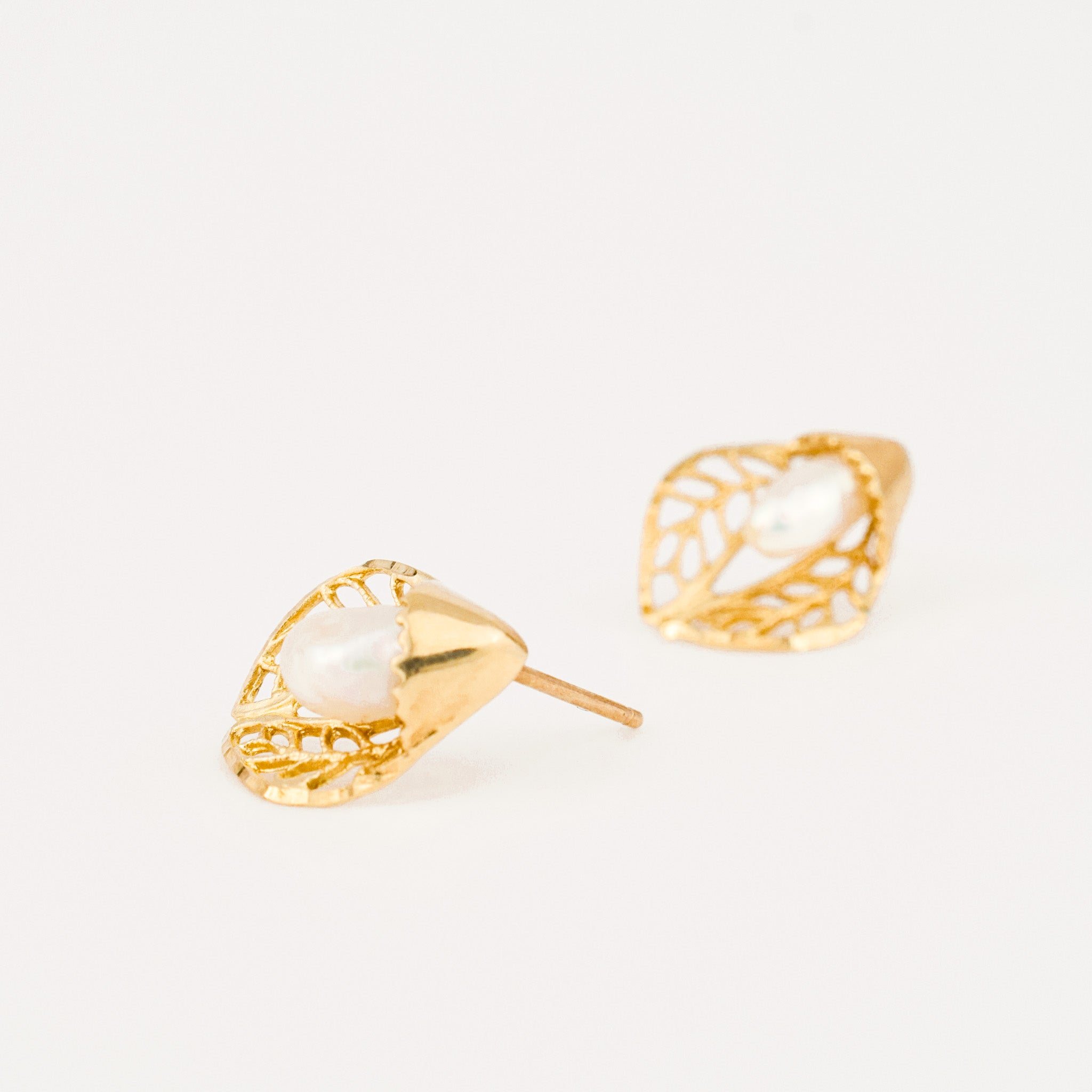 vintage gold Seed Pearl Stud earrings 