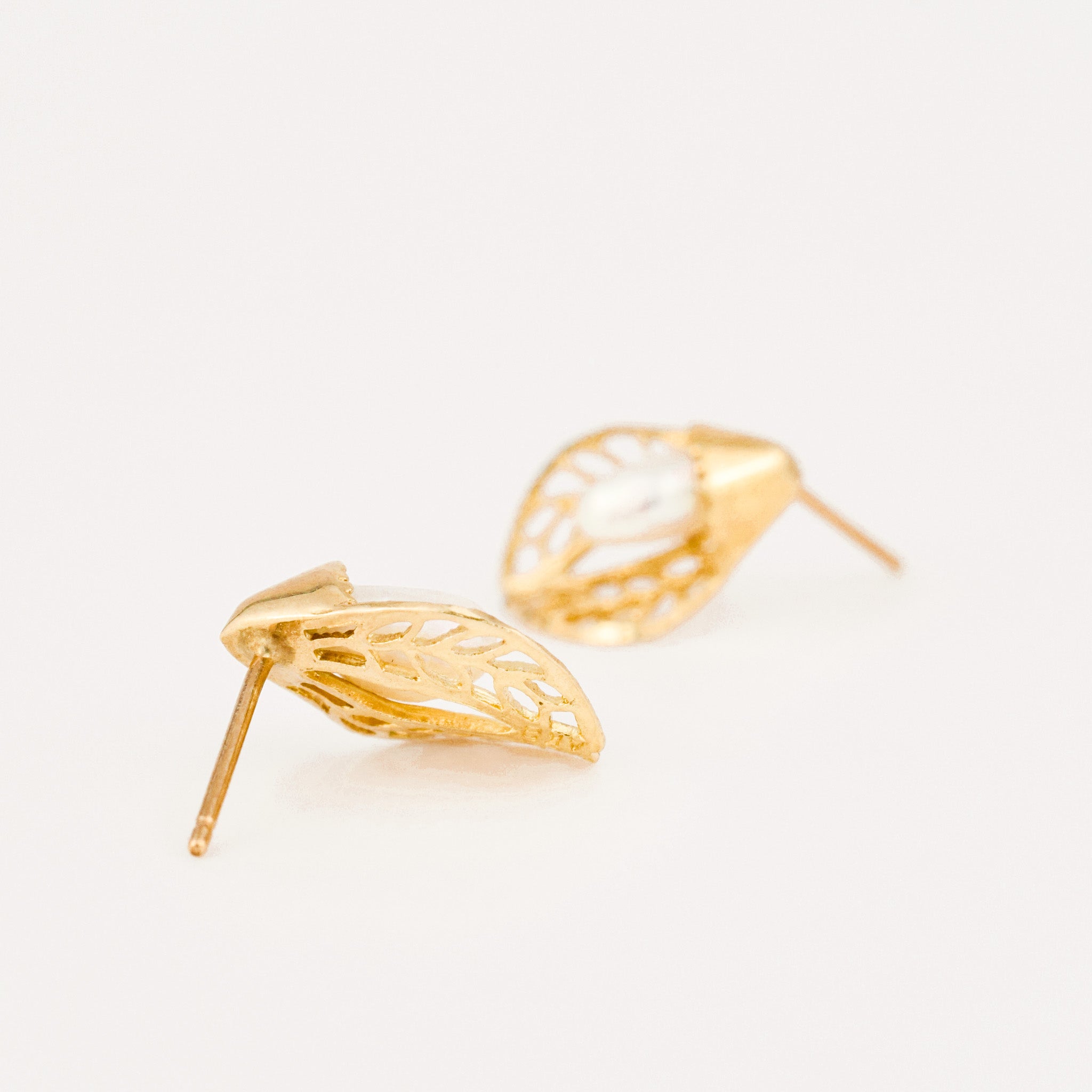 vintage gold Seed Pearl Stud earrings 