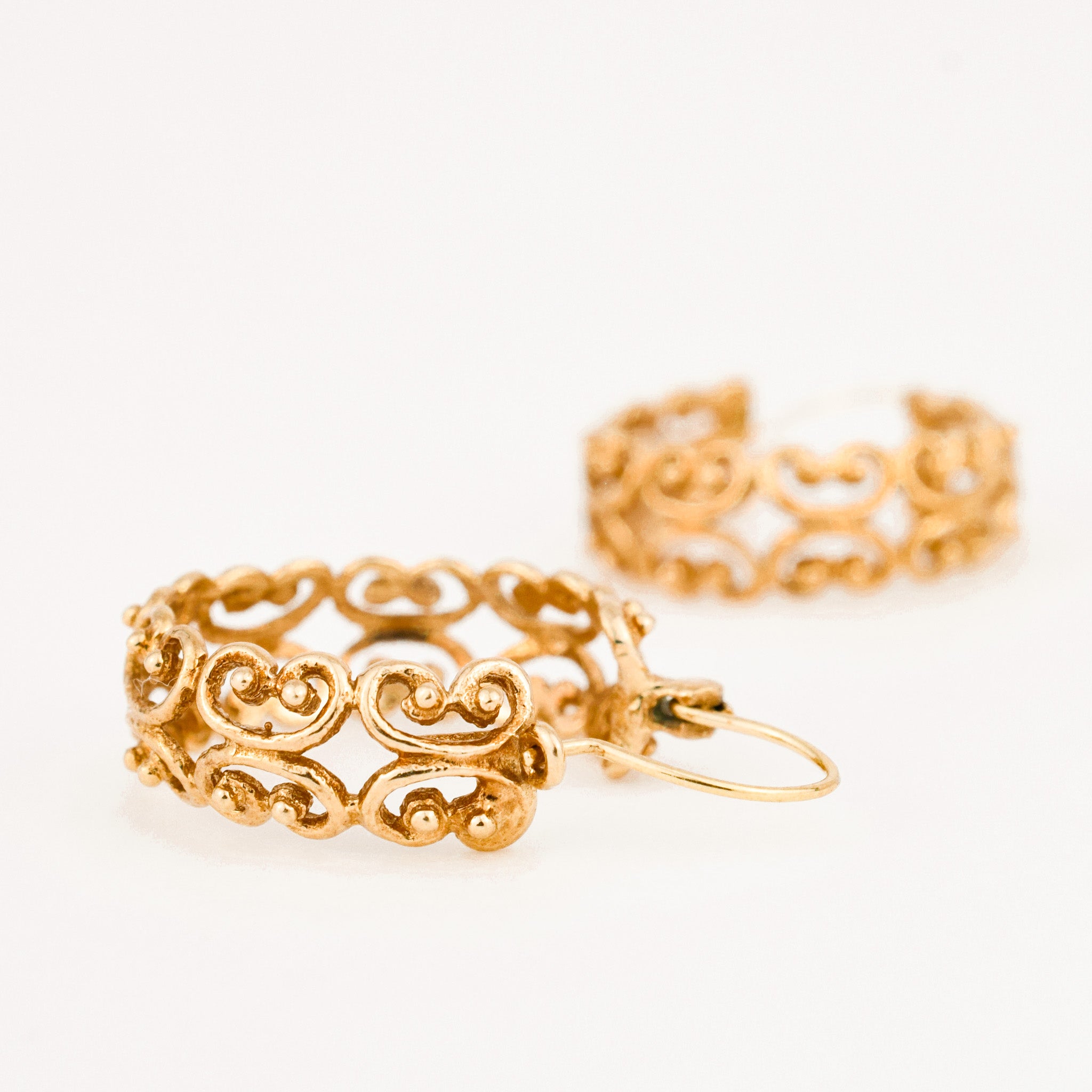 vintage 10k gold 26.7mm Ornate Hoops