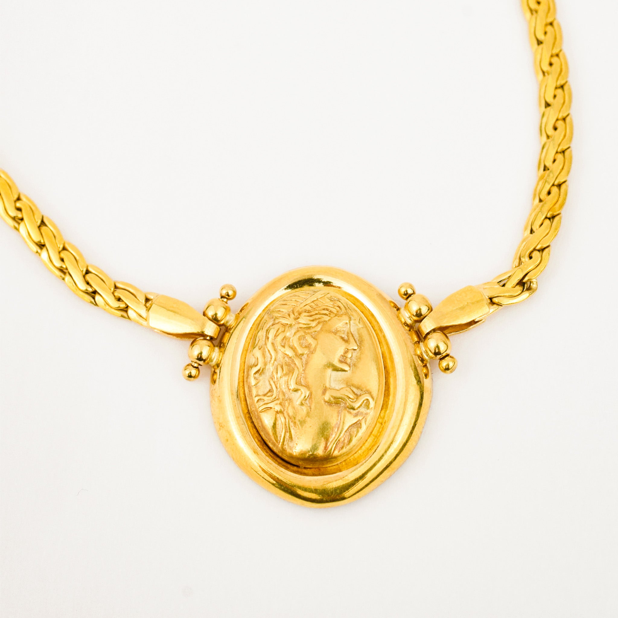 vintage 18k gold 17.5" Cameo Necklace 