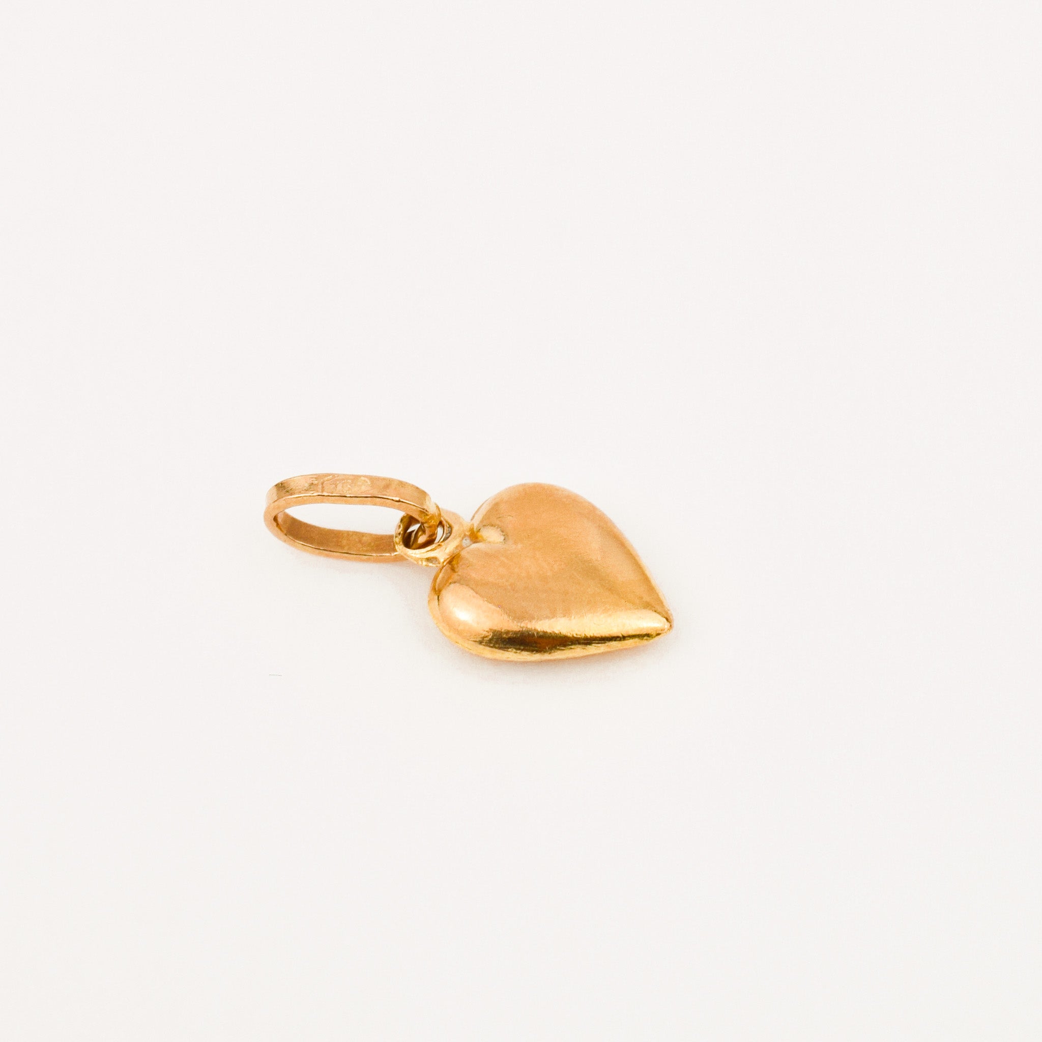 vintage 18k Small Puffy Heart