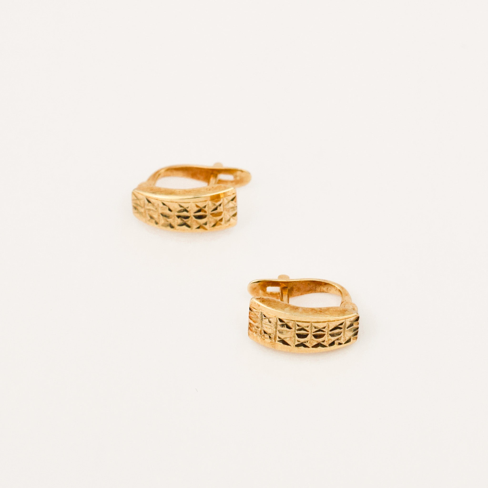 vintage gold 10.2 Diamond Cut Huggies