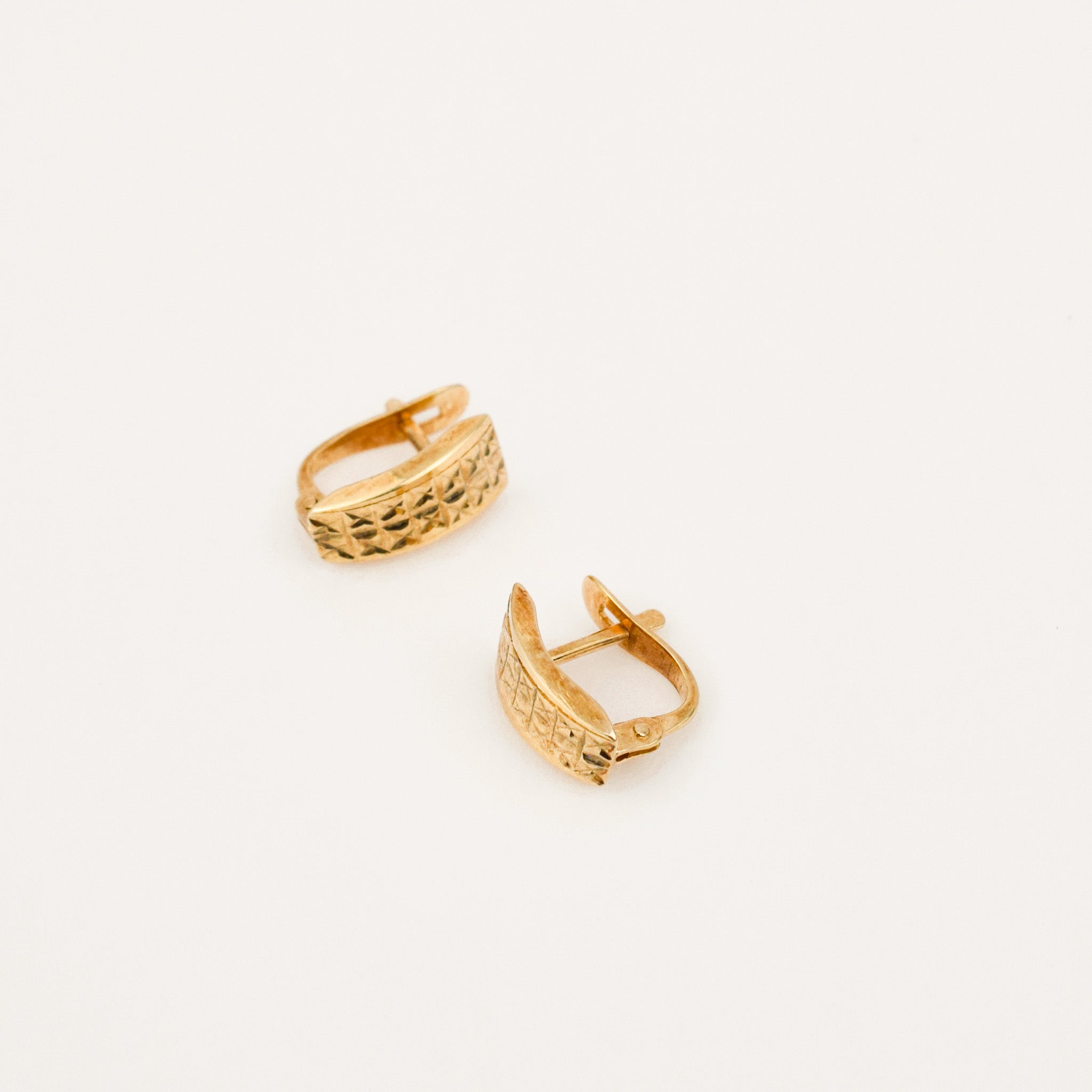 vintage gold 10.2 Diamond Cut Huggies