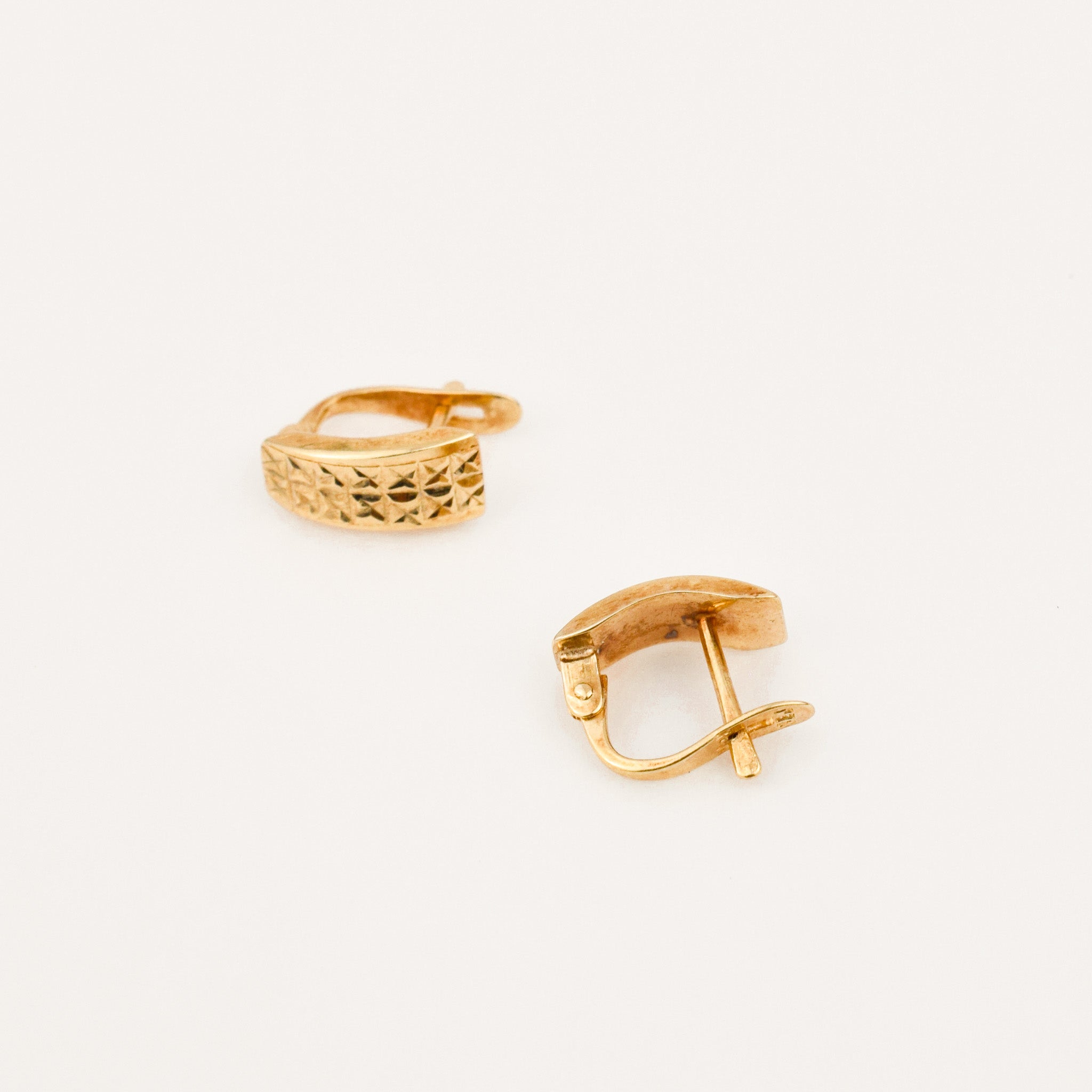 vintage gold 10.2 Diamond Cut Huggies