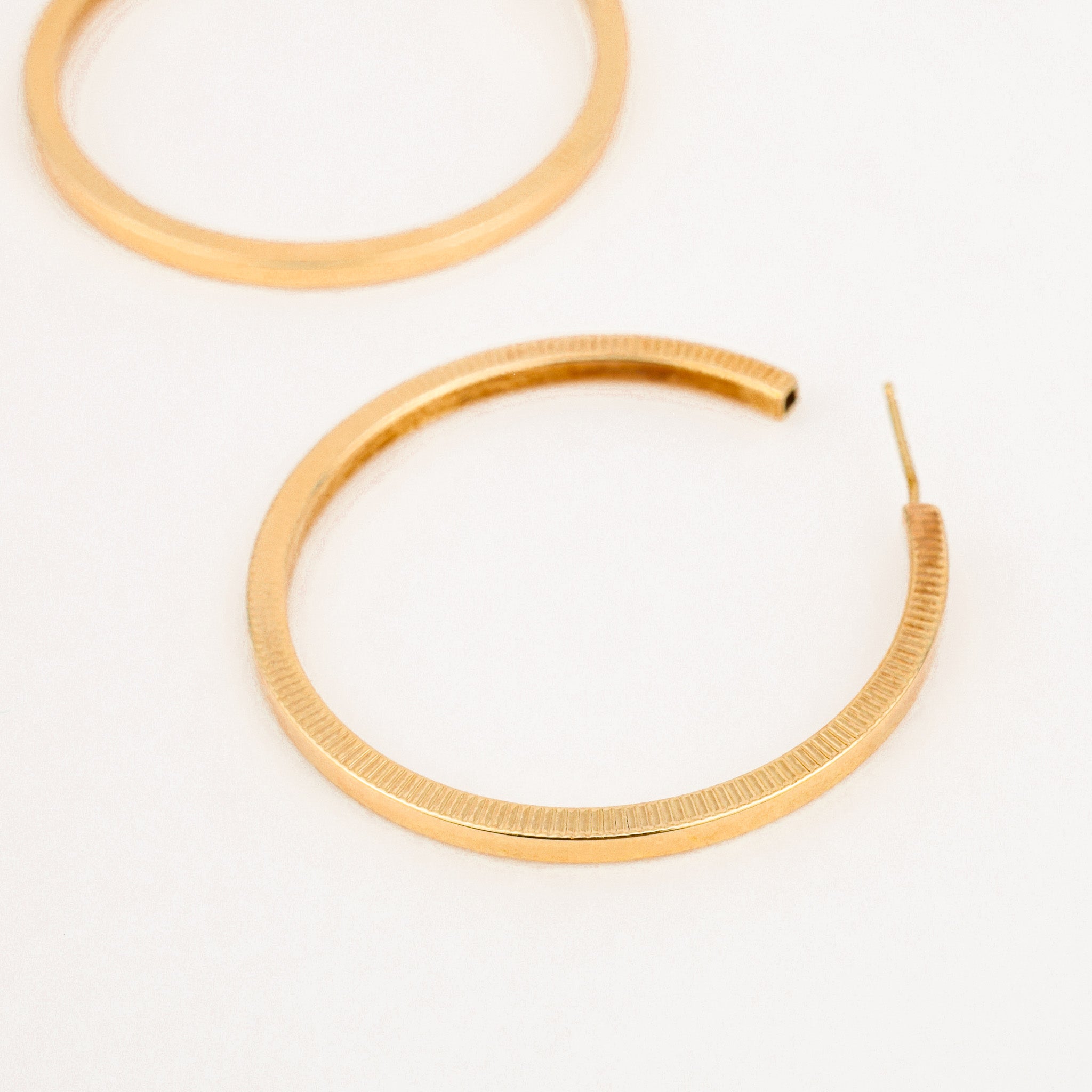 vintage 33.1 mm Sleek Gold Hoops