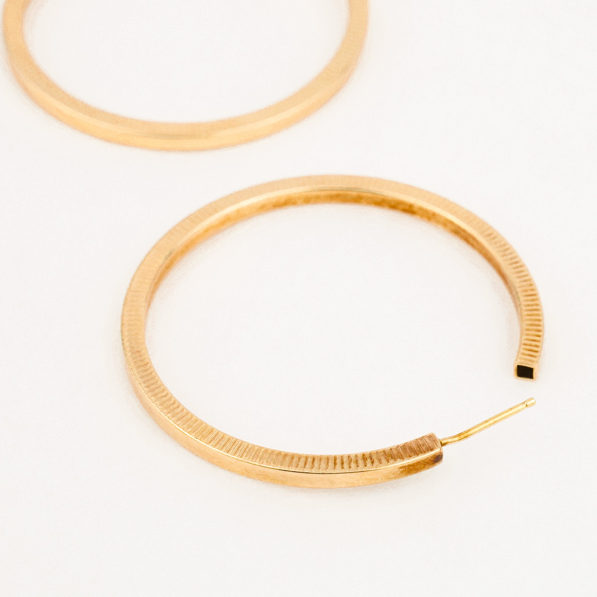 vintage 33.1 mm Sleek Gold Hoops
