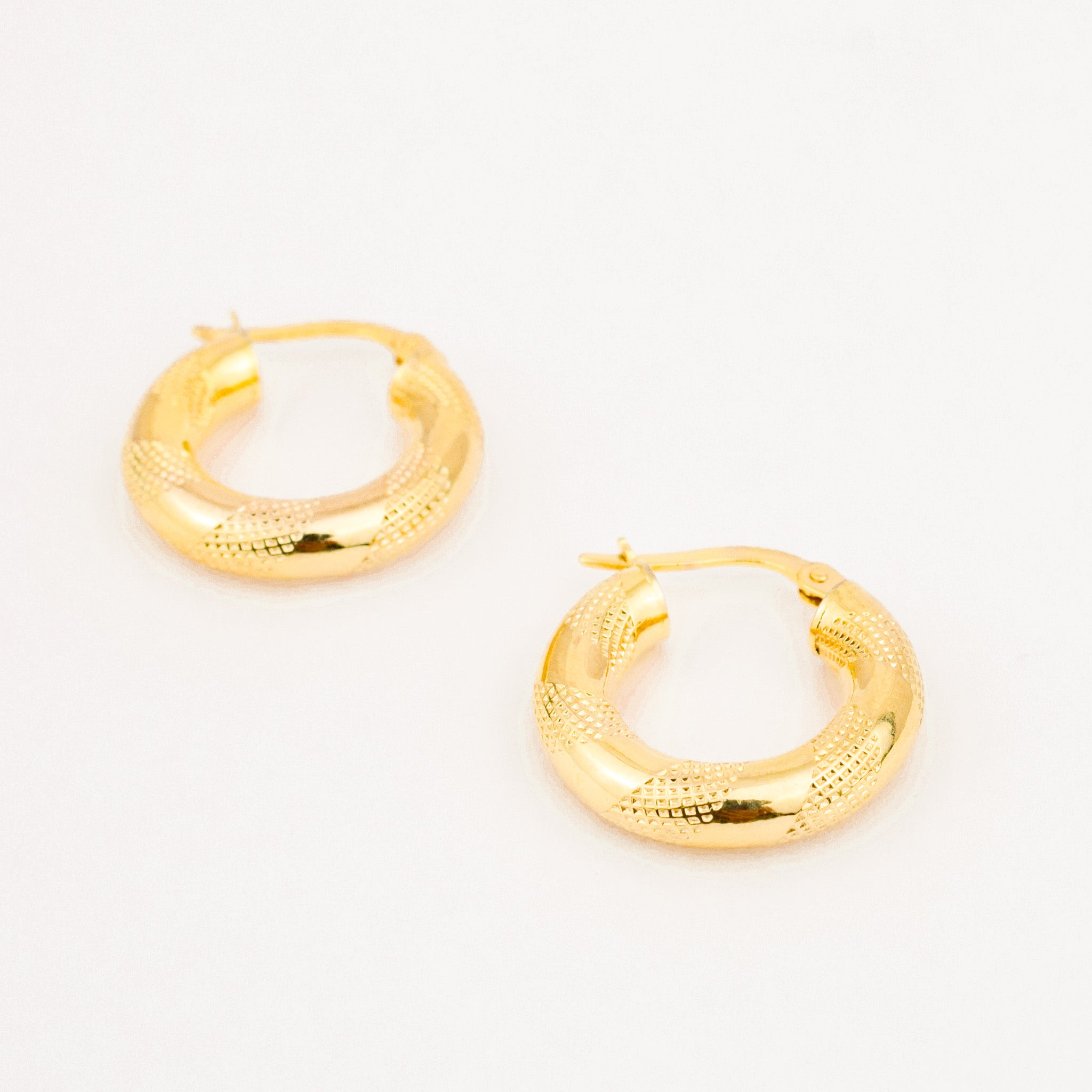 vintage gold 19 mm Mesh Detailed Gold Hoop Earrings