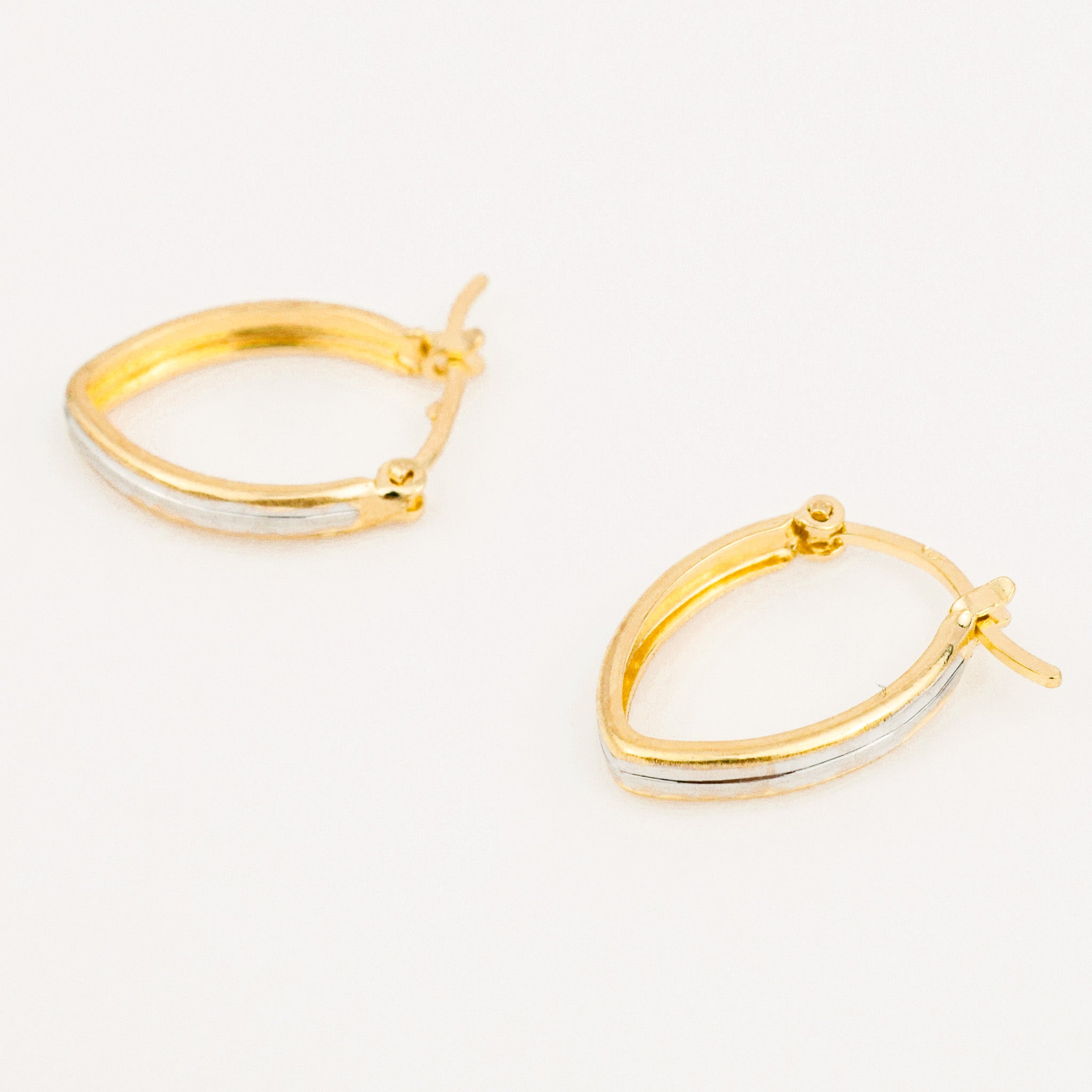 vintage 14k 16.7 mm Ellipse Gold Hoop Earrings