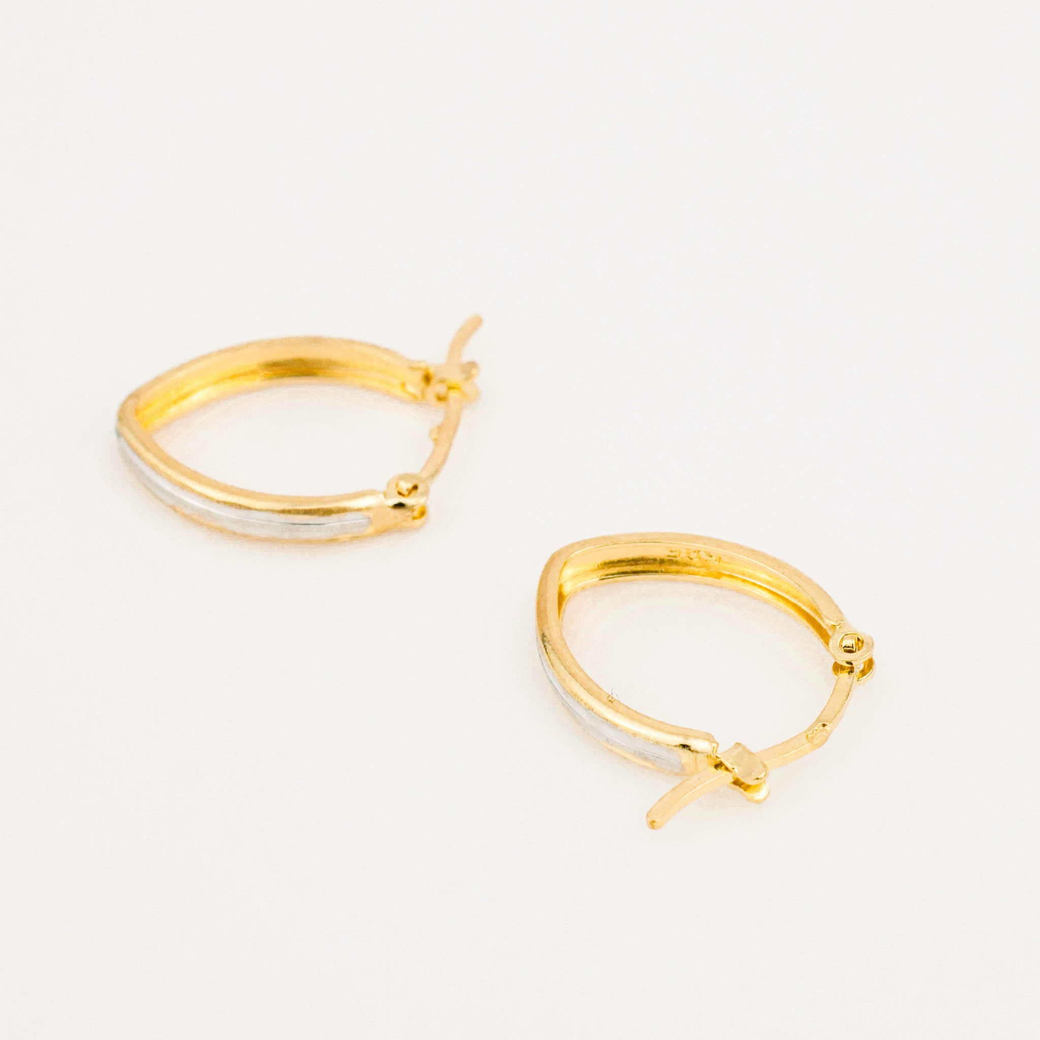 vintage 14k 16.7 mm Ellipse Gold Hoop Earrings