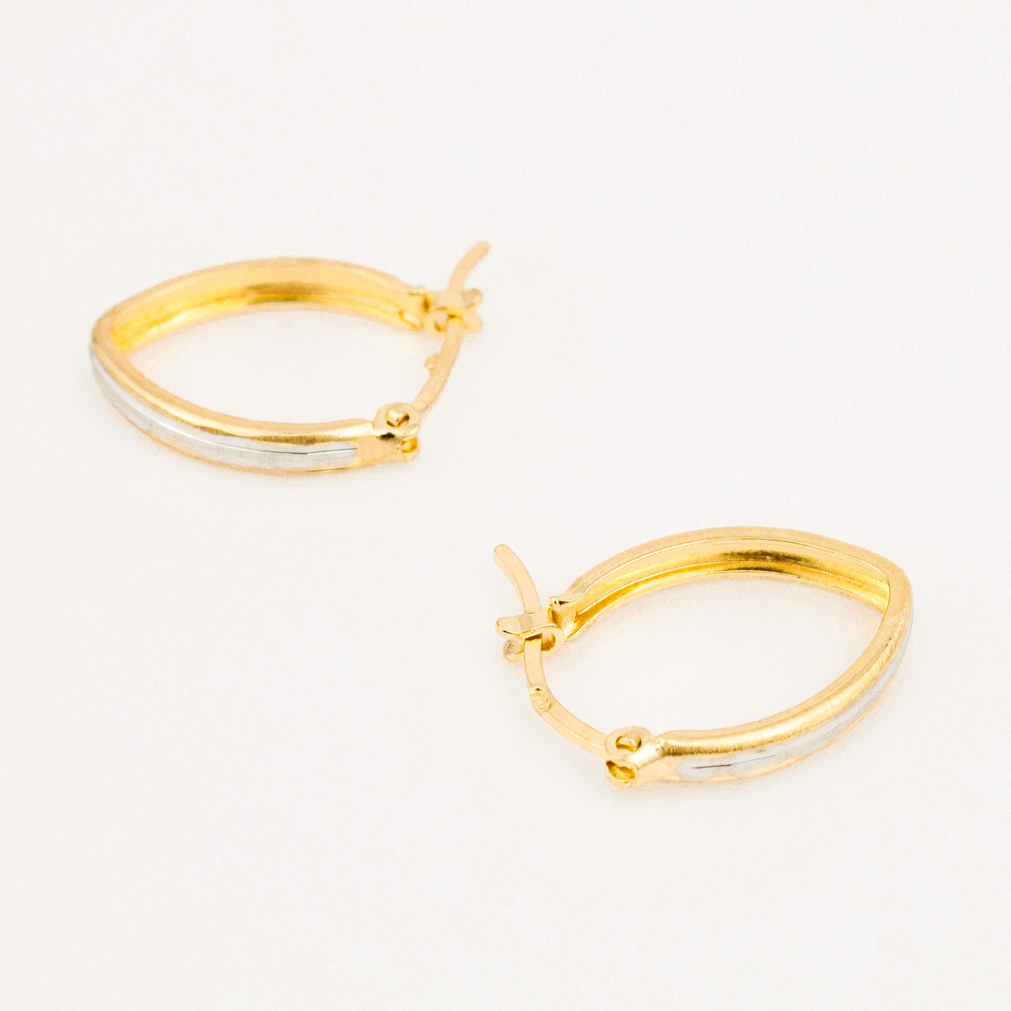 vintage 14k 16.7 mm Ellipse Gold Hoop Earrings