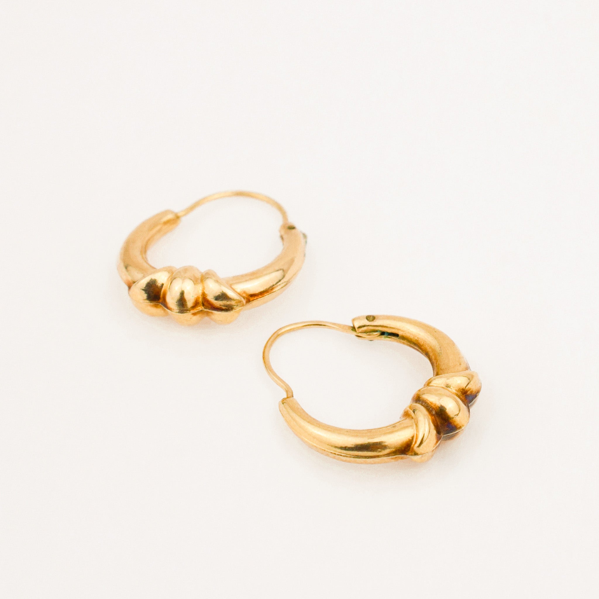 vintage 17.3 mm Detailed Gold Drop Hoops