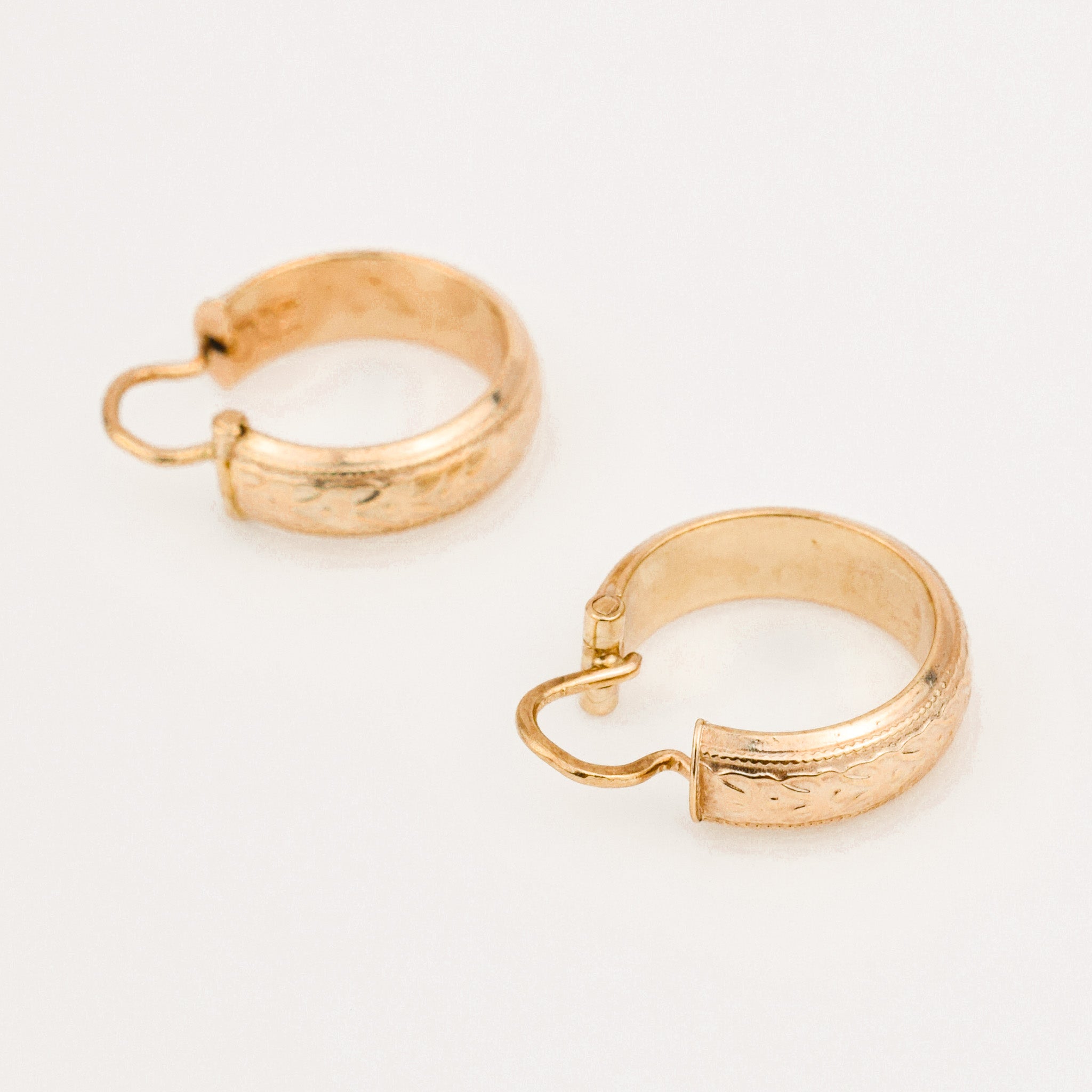 vintage 18.3 mm Floral Gold Drop Hoops