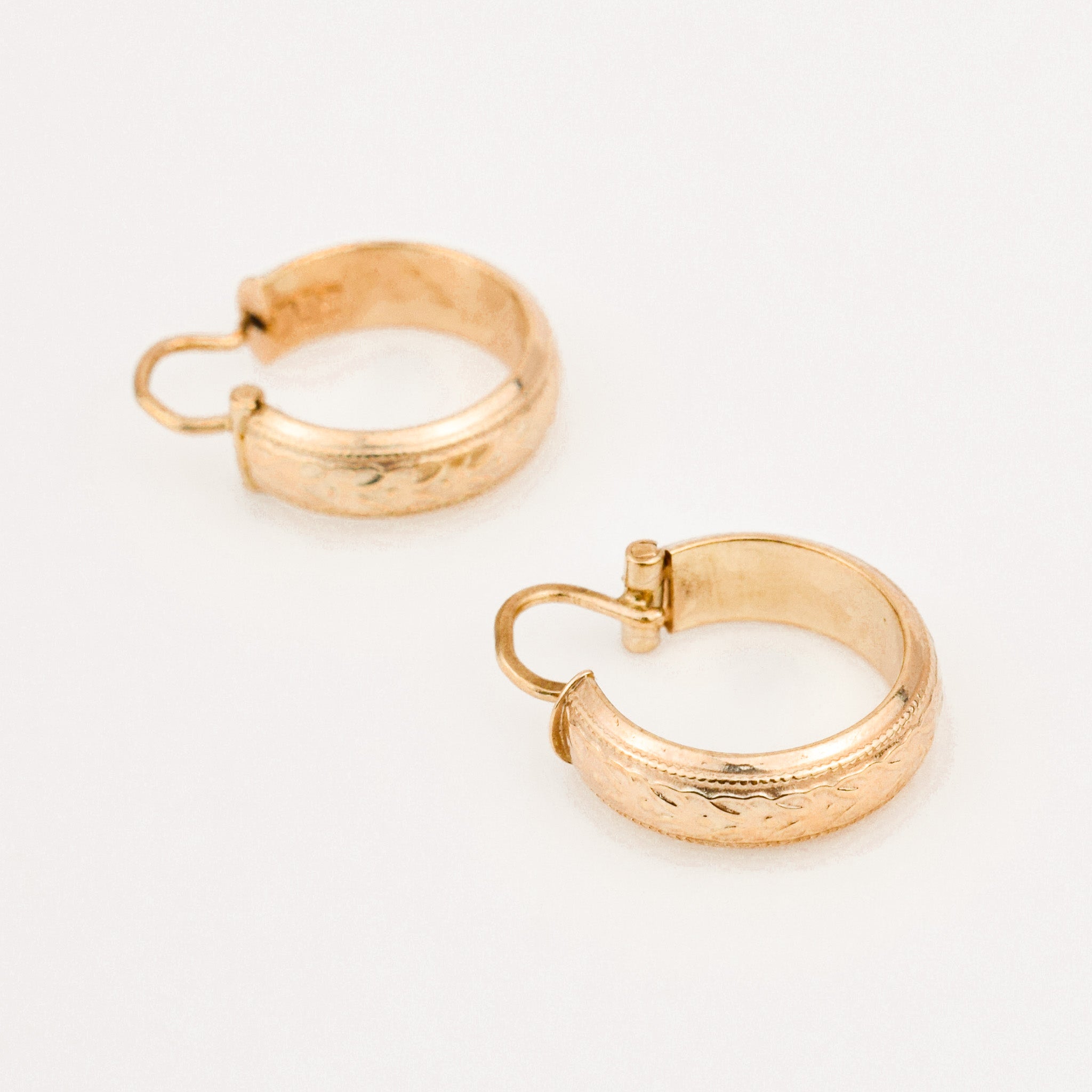 vintage 18.3 mm Floral Gold Drop Hoops