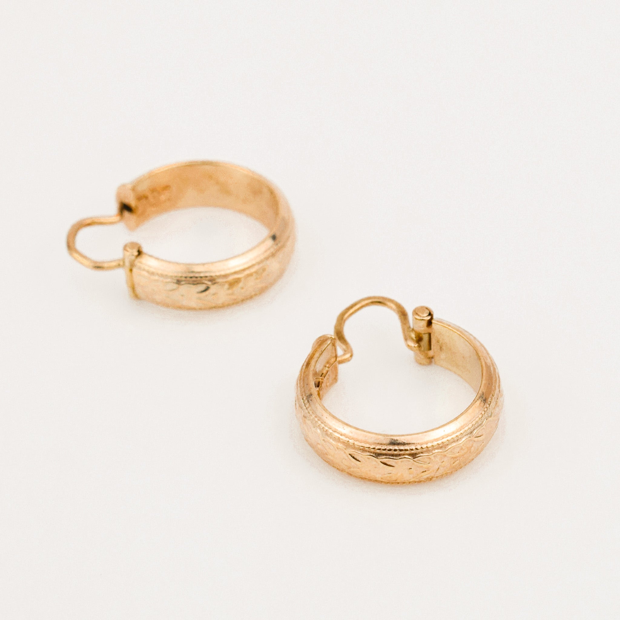 vintage 18.3 mm Floral Gold Drop Hoops