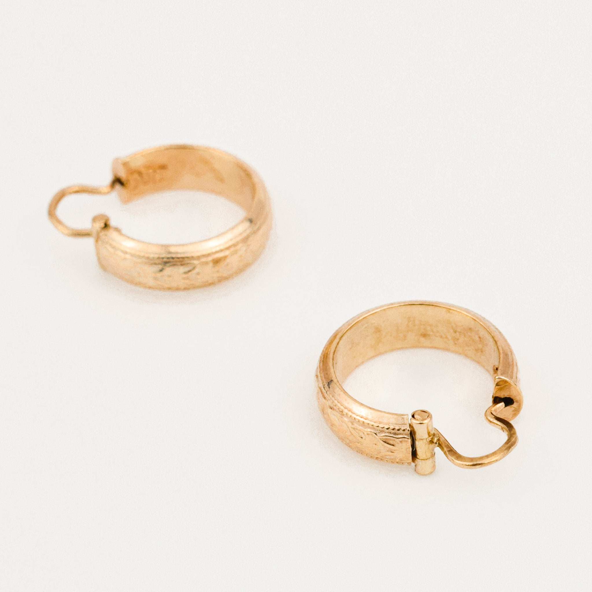 vintage 18.3 mm Floral Gold Drop Hoops