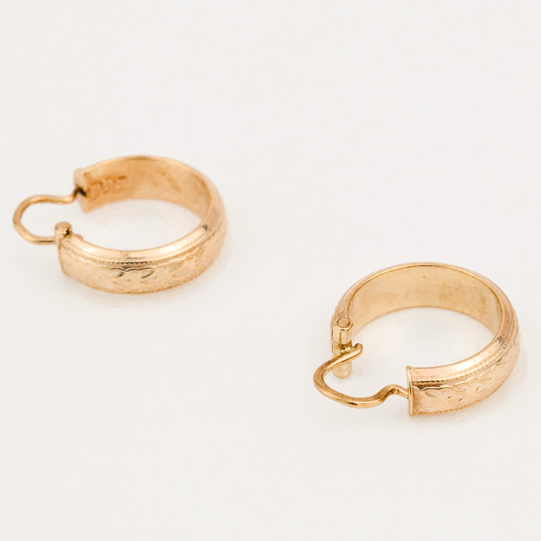 vintage 18.3 mm Floral Gold Drop Hoops