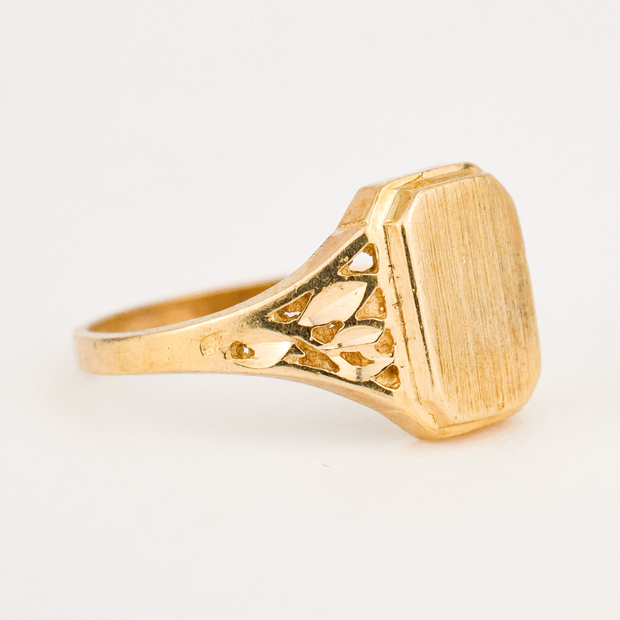 vintage gold Rectangle Signet Ring