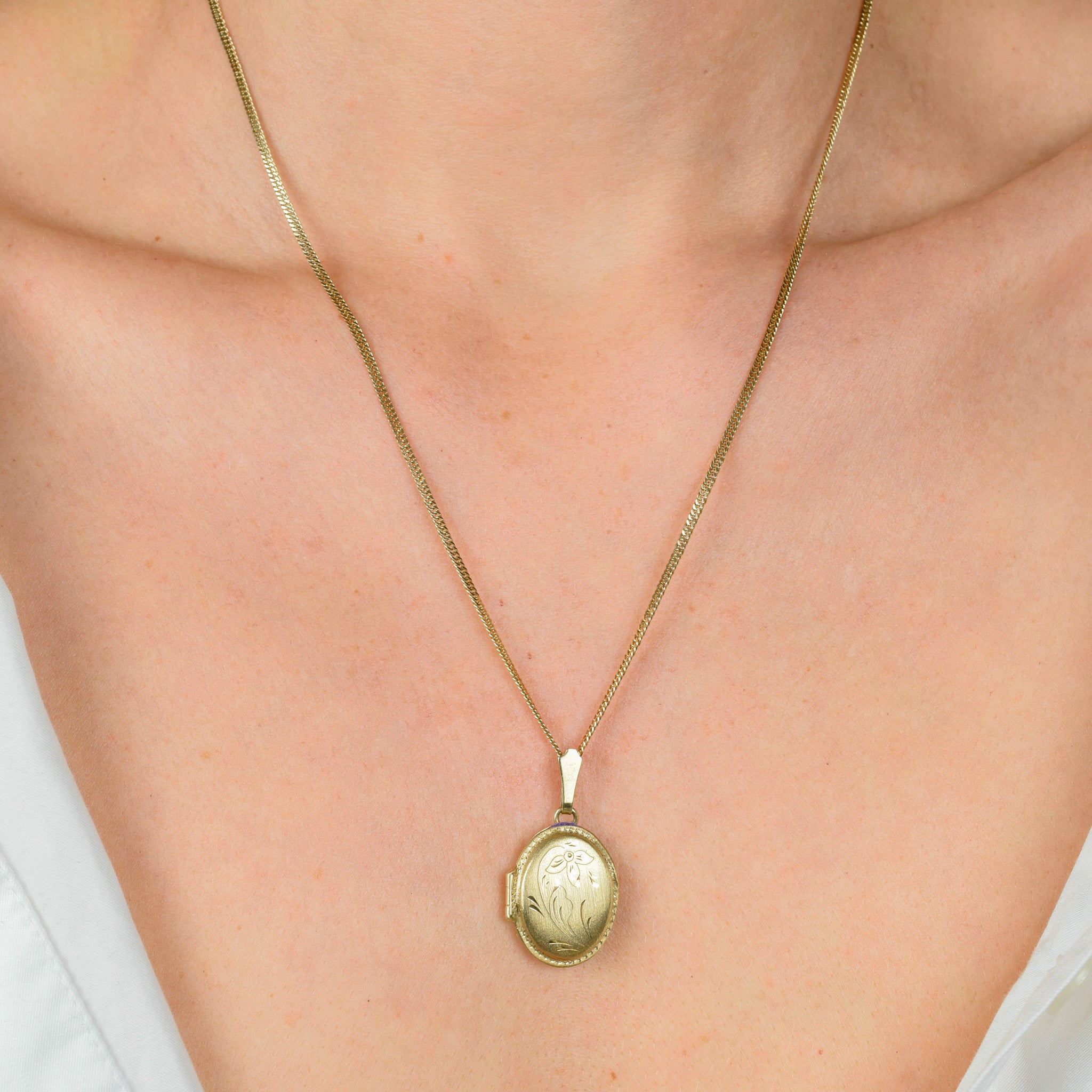 vintage gold classic locket 