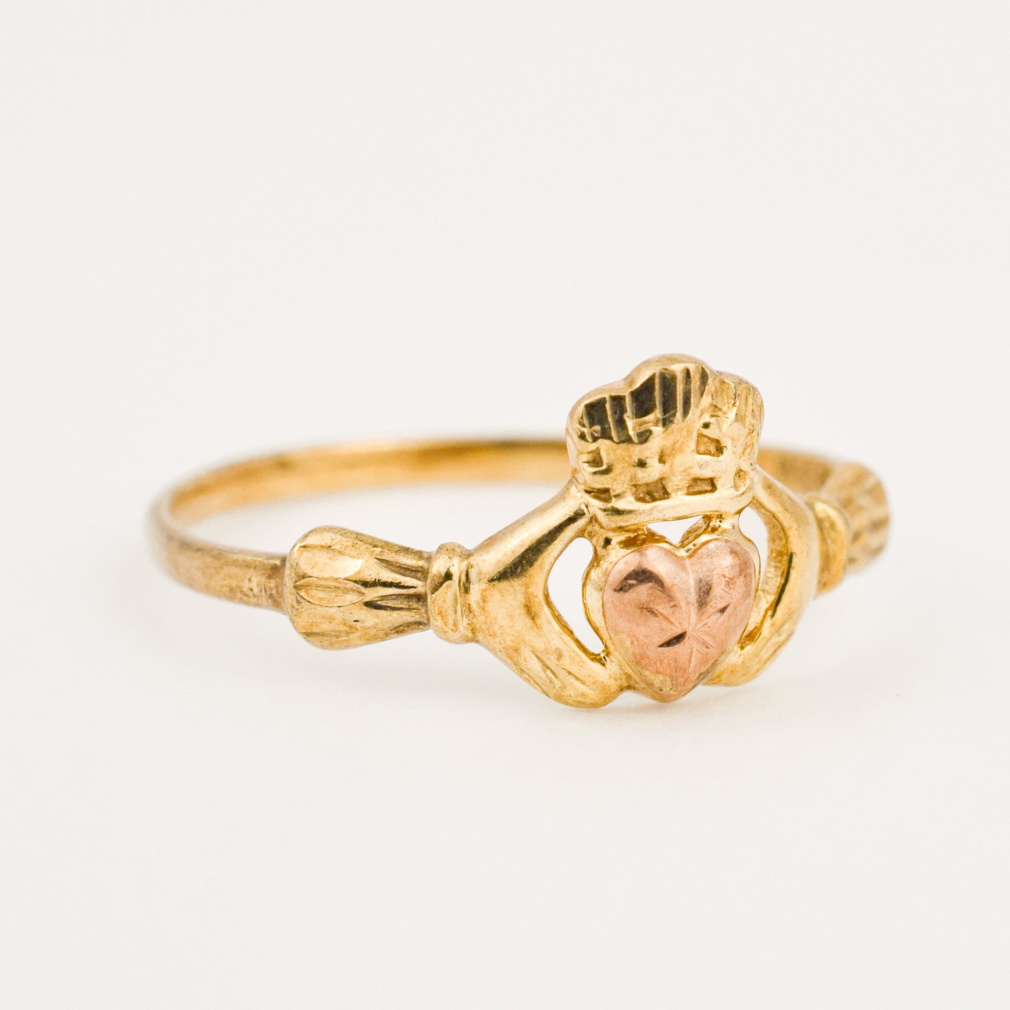 vintage gold two-toned cladagh ring 