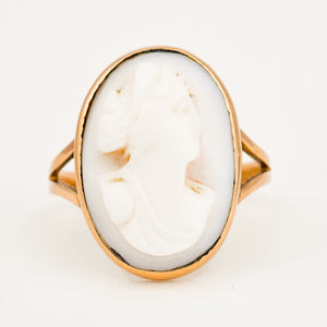 vintage White Shell Cameo Ring