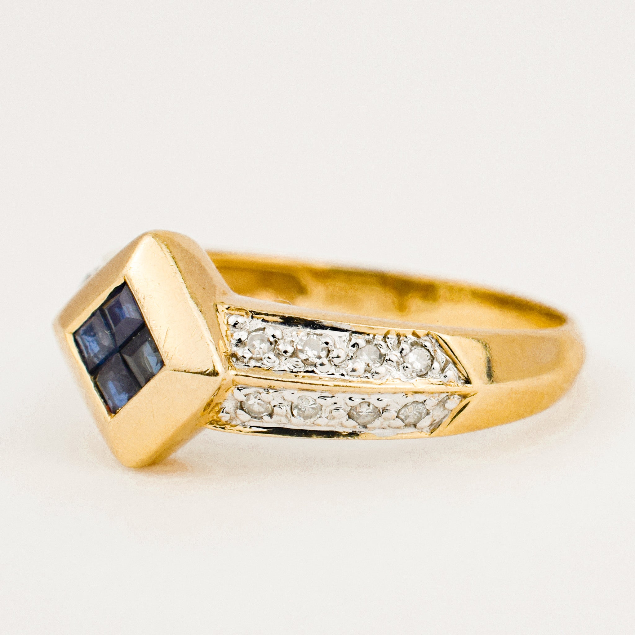  vintage sapphire and diamond rhombus ring